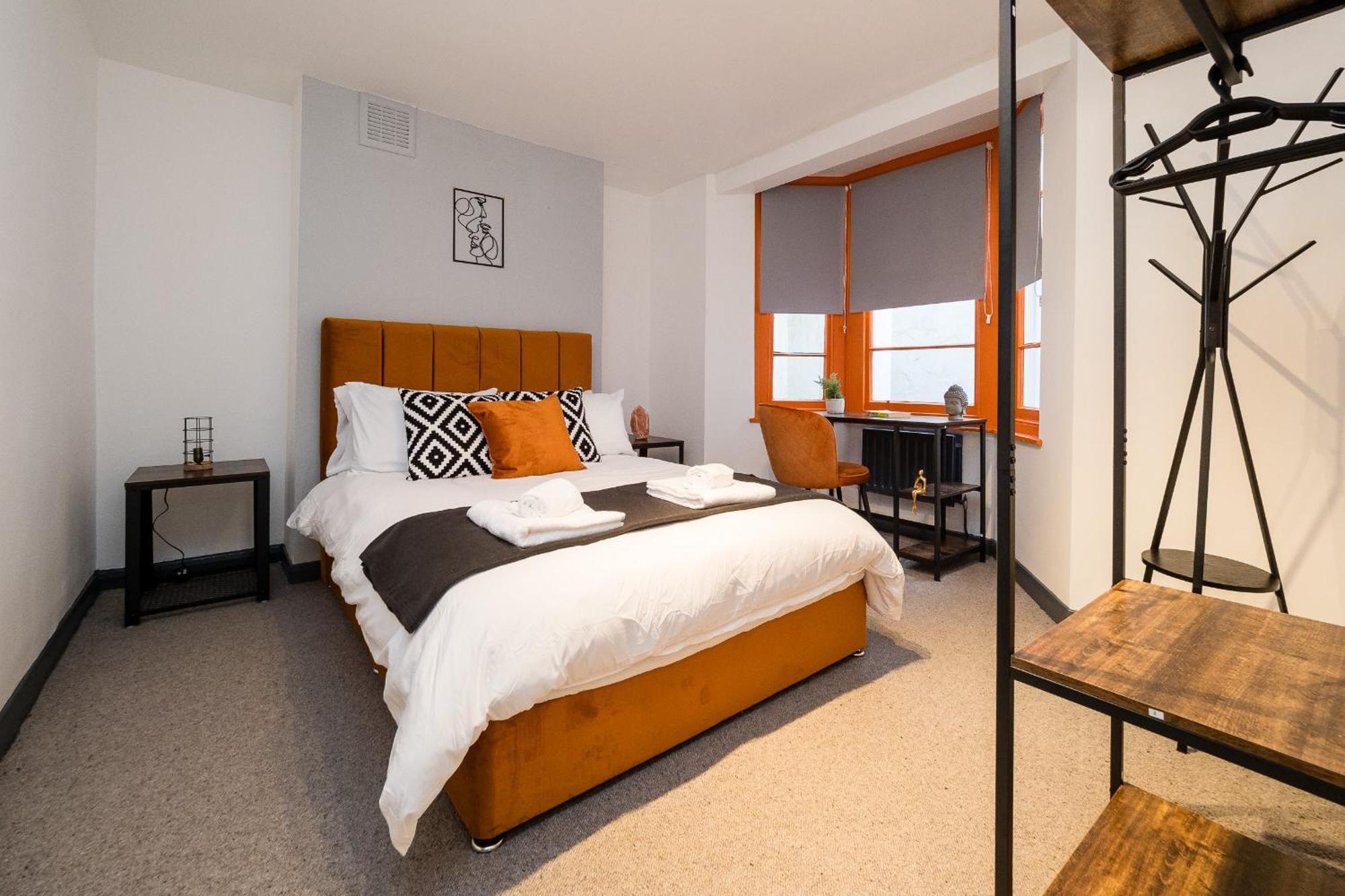 Spacious 6 Ensuite Bedroom House In Semesterbostad