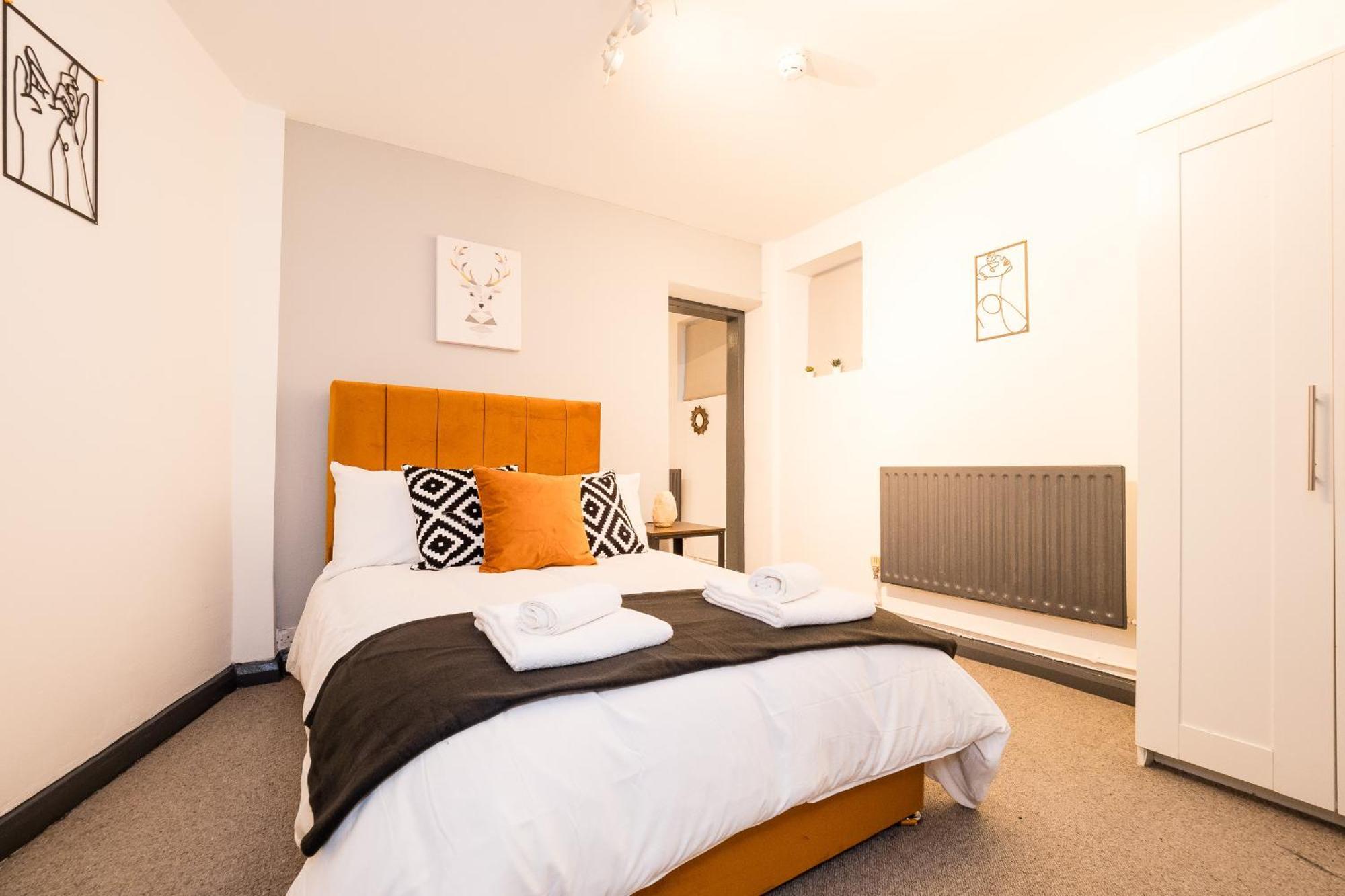 Semesterbostad Spacious 6 Ensuite Bedroom House In