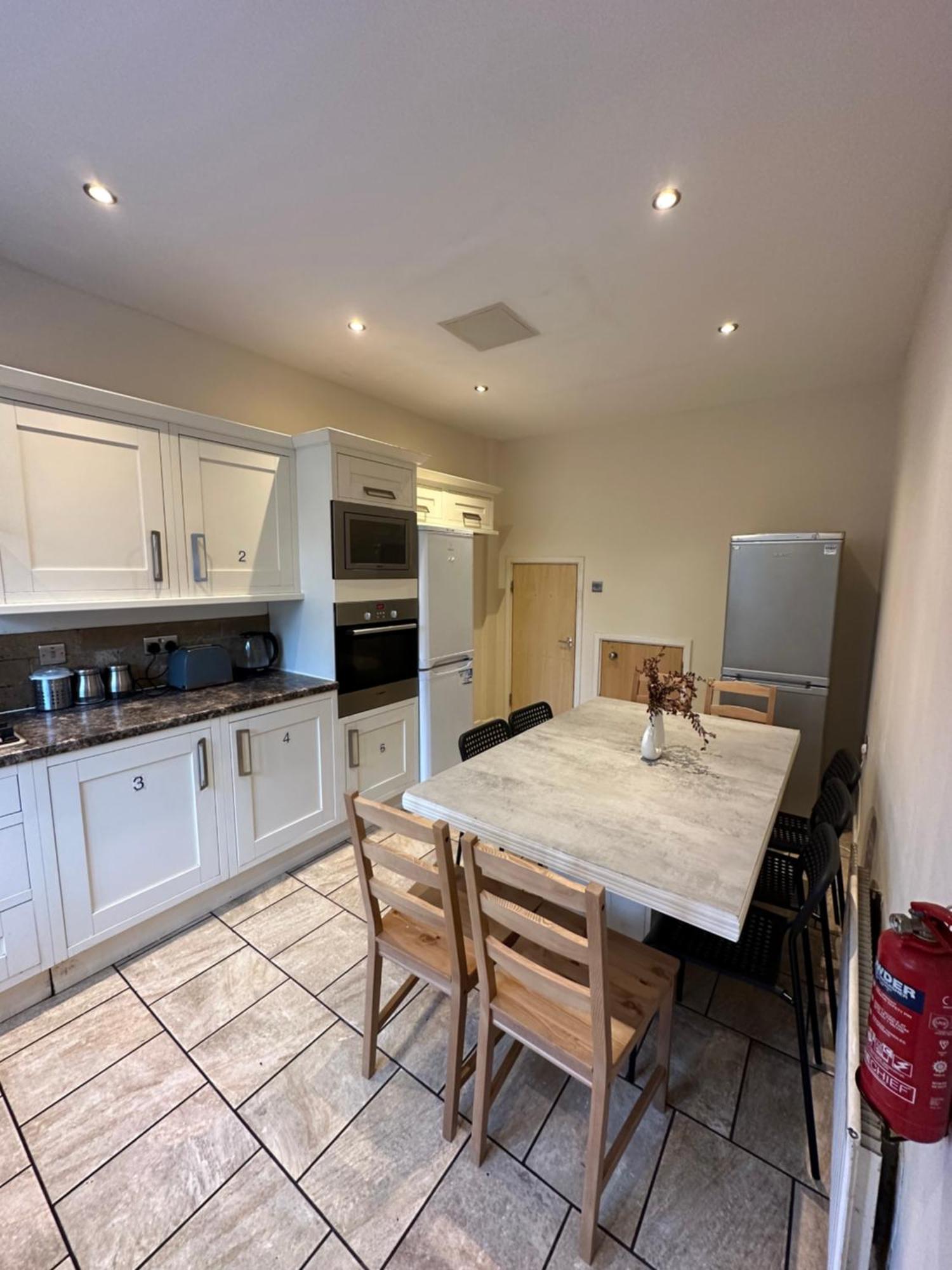 Accommodatie bij particulieren Luxury In Central London!6 Bedroom With 2 Bath & Separate Wc!