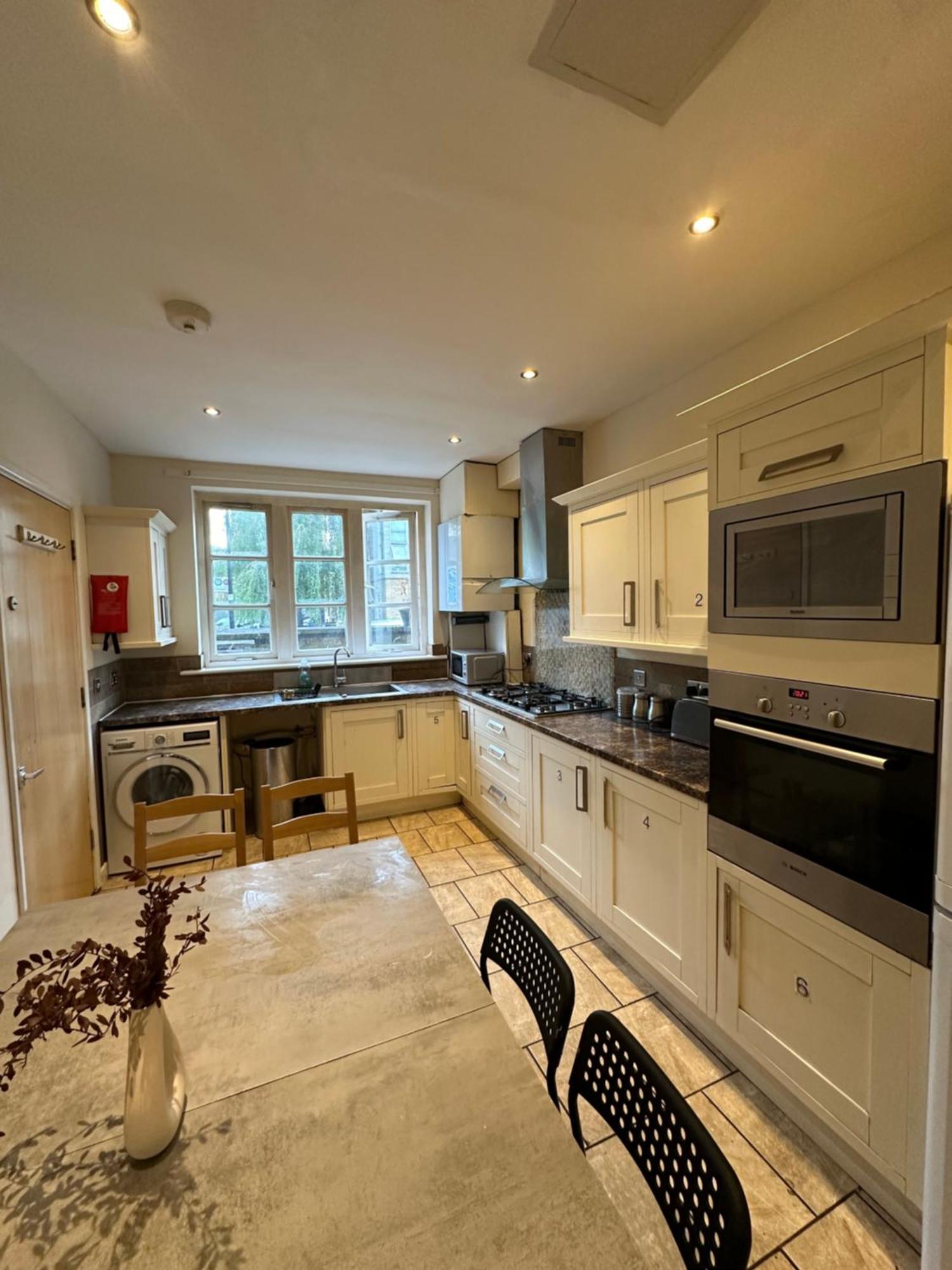 Accommodatie bij particulieren Luxury In Central London!6 Bedroom With 2 Bath & Separate Wc!