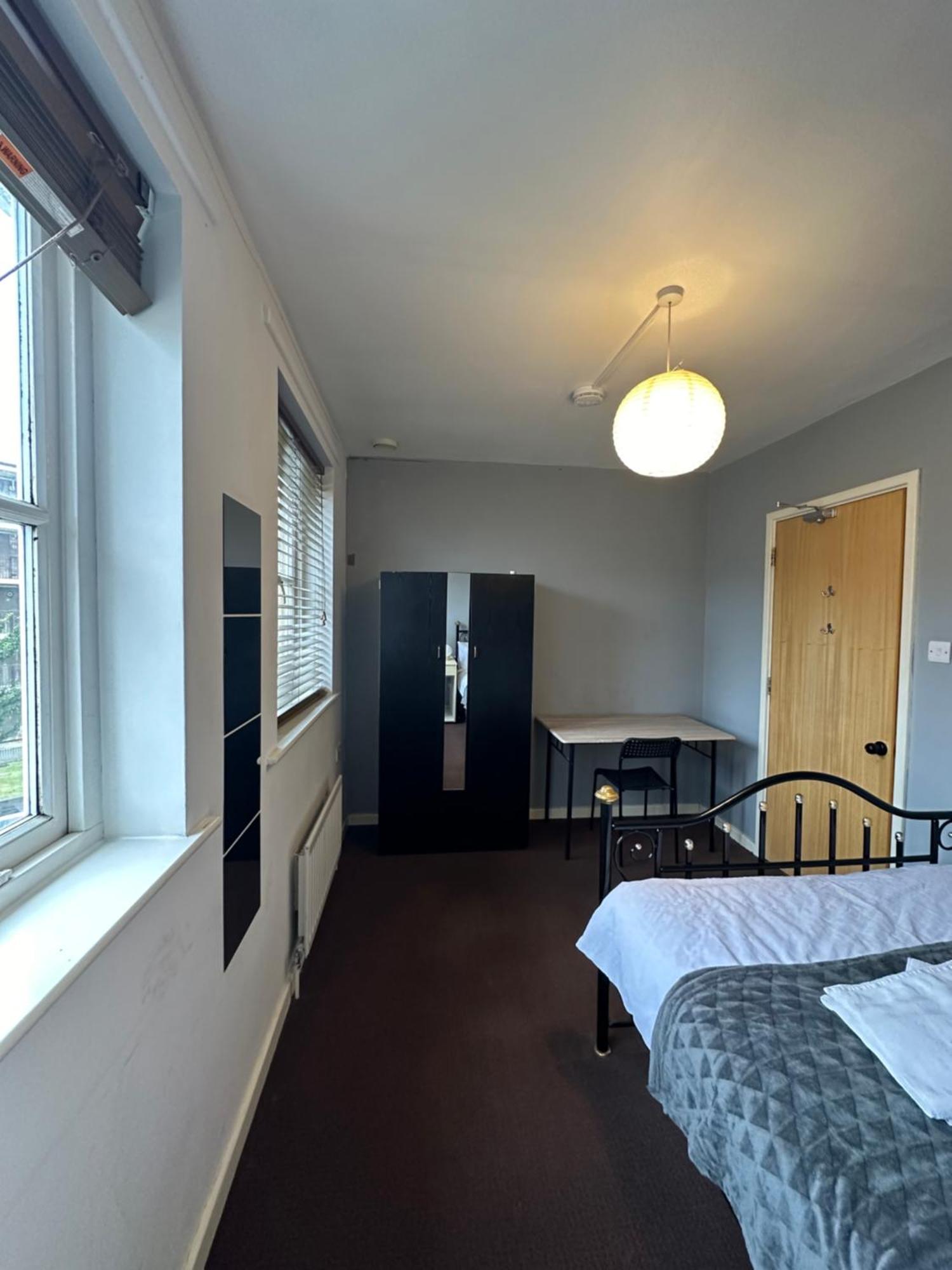 Luxury In Central London!6 Bedroom With 2 Bath & Separate Wc! Accommodatie bij particulieren Londen