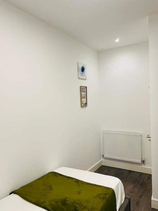 Apartment Stunning Two Bed Flat In London