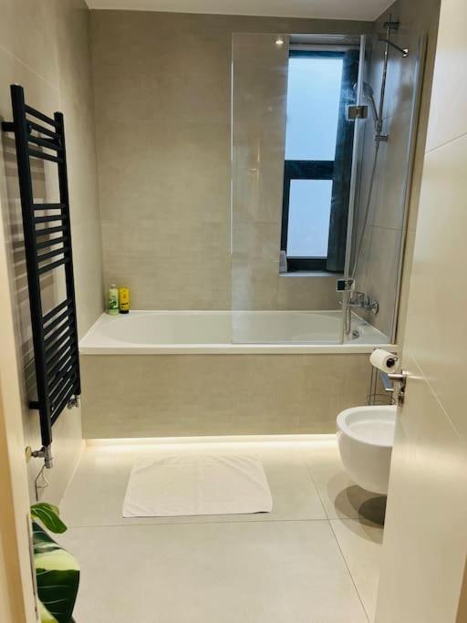 Stunning Two Bed Flat In