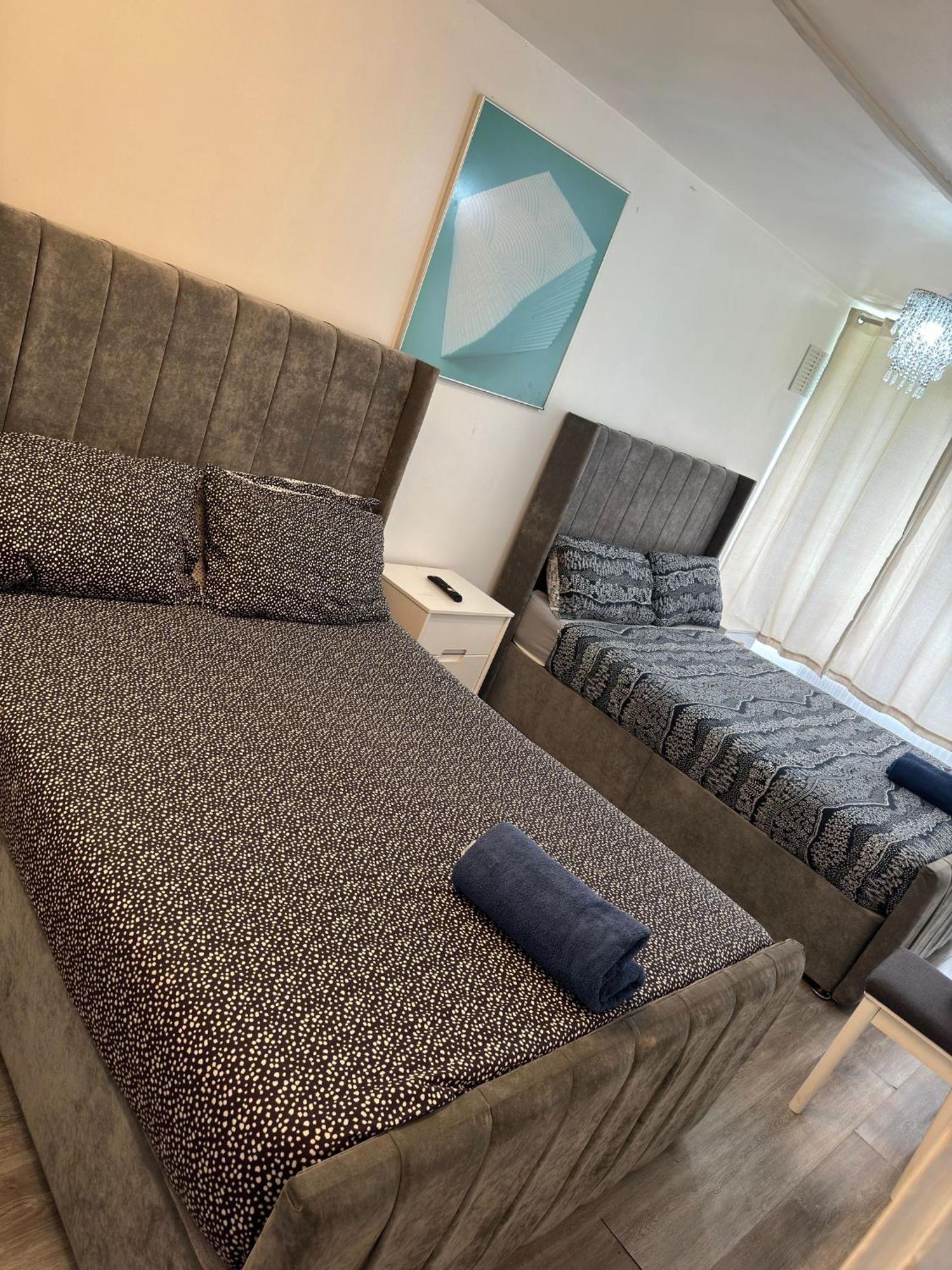 Lägenhet New! Xtra Large 4 Bedroom Up To 12 Guests *