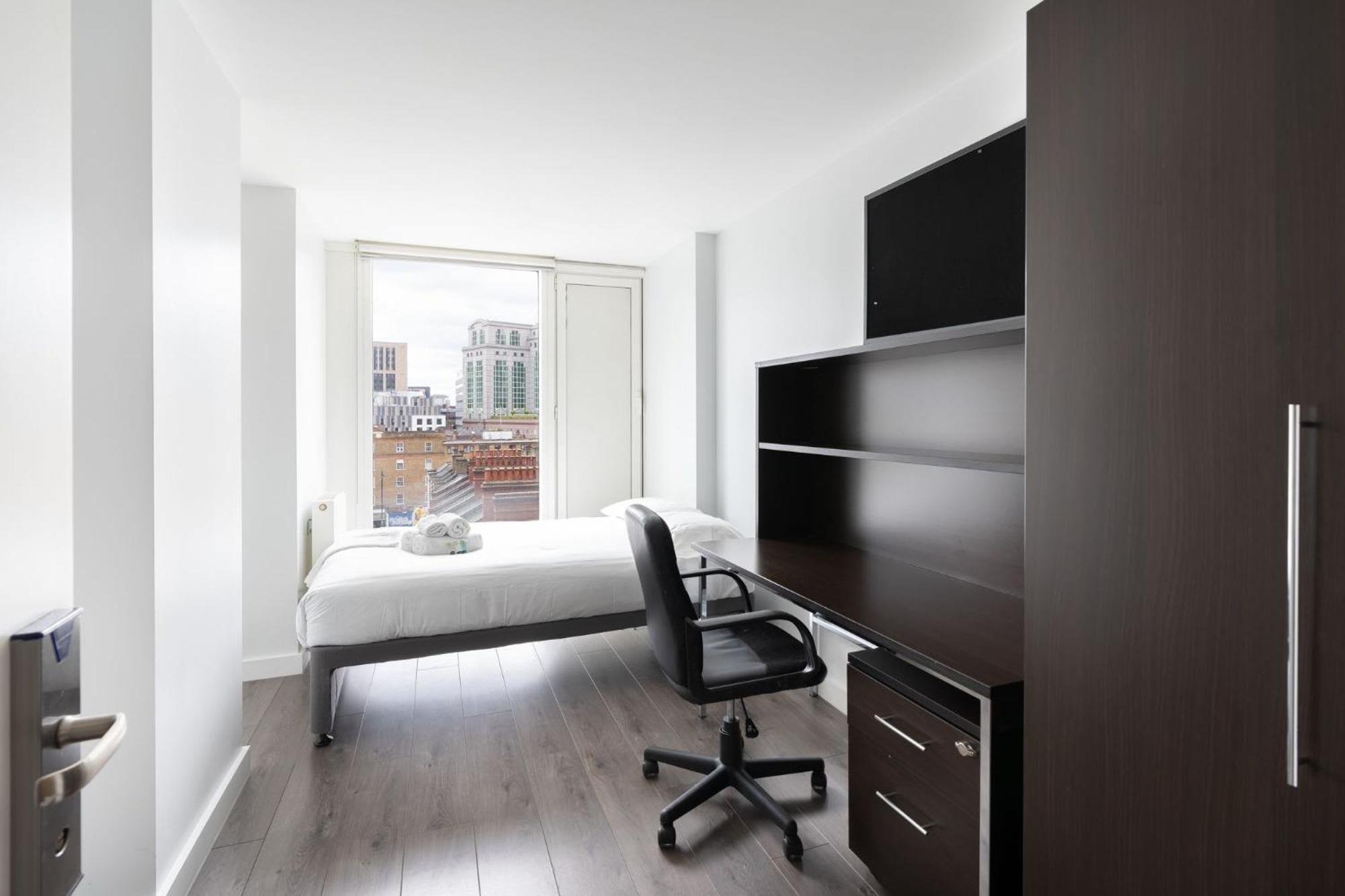 Comfortable And At Chapter Spitalfields In Leilighet