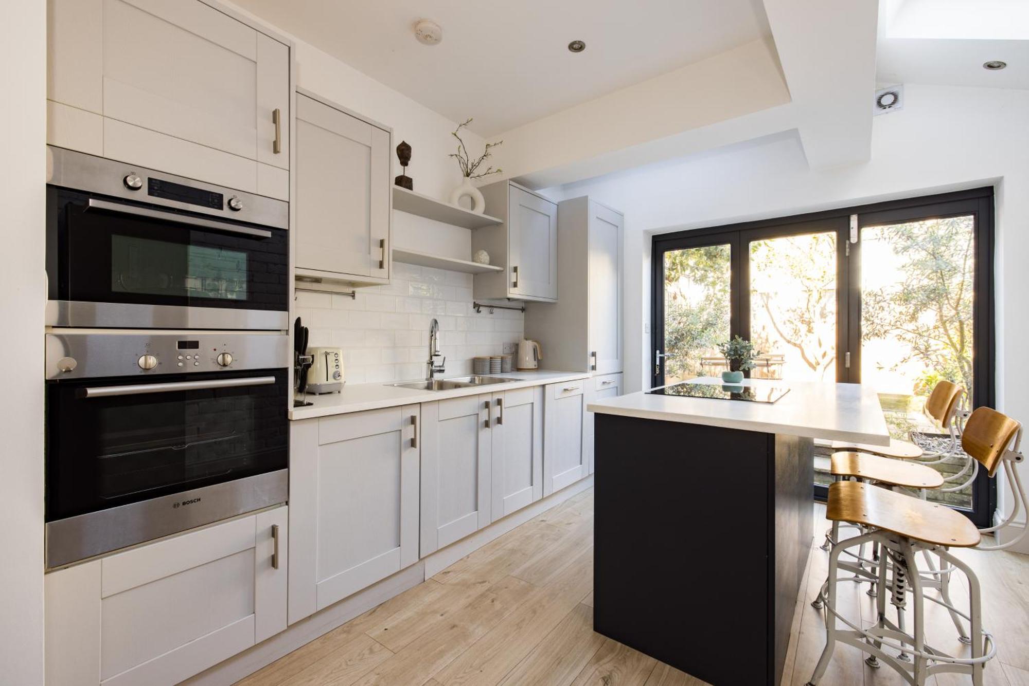 The Stratford - Dnu Apartment