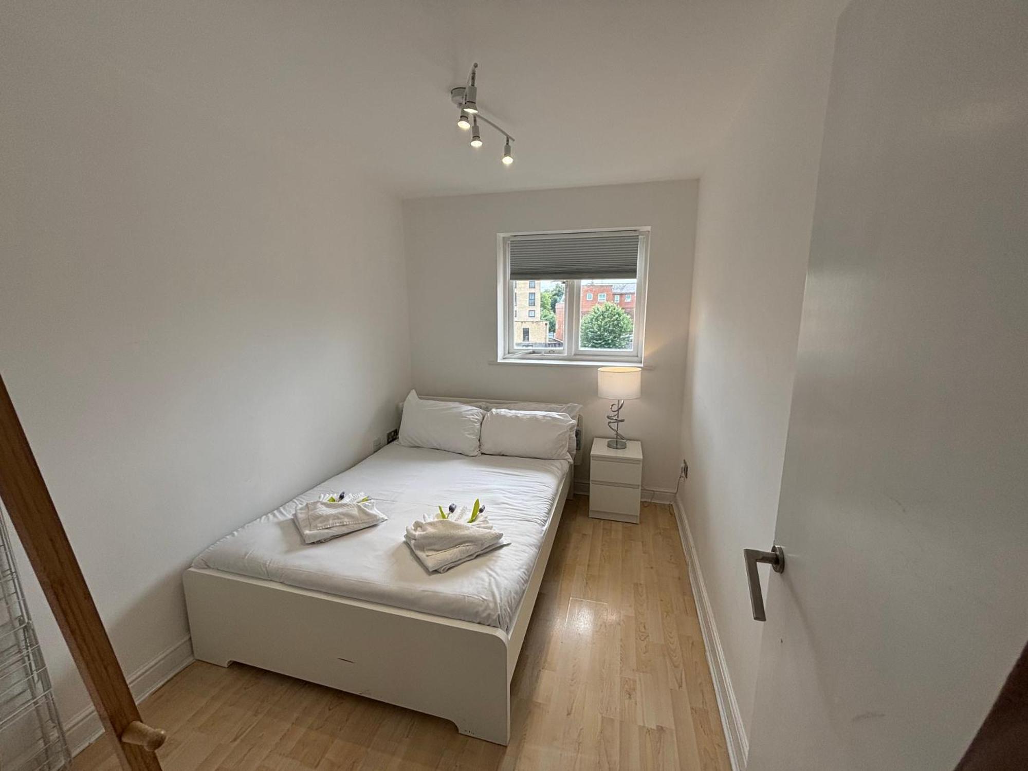 Skyline Haven - Modern 2br Free Parking & 4ktv * London