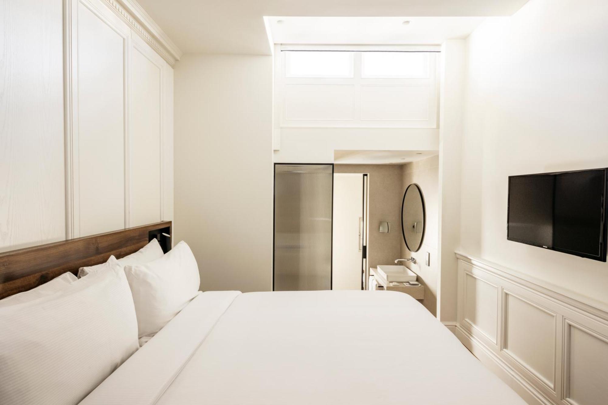 The Caesar Hotell London