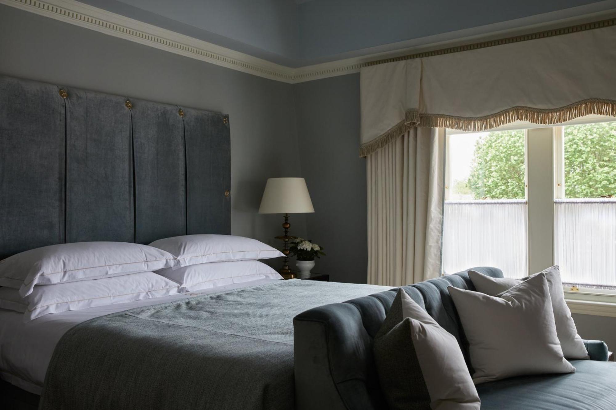Egerton House Hotel London