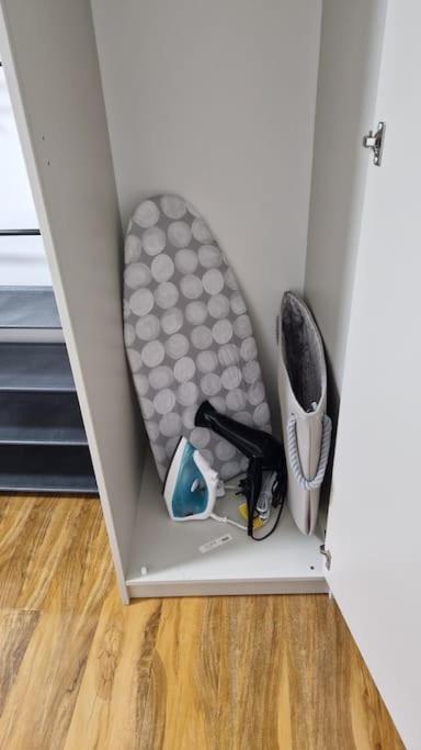 2 Bedroom Near Station Lägenhet