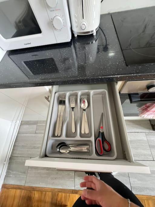 2 Bedroom Near Station Lägenhet *