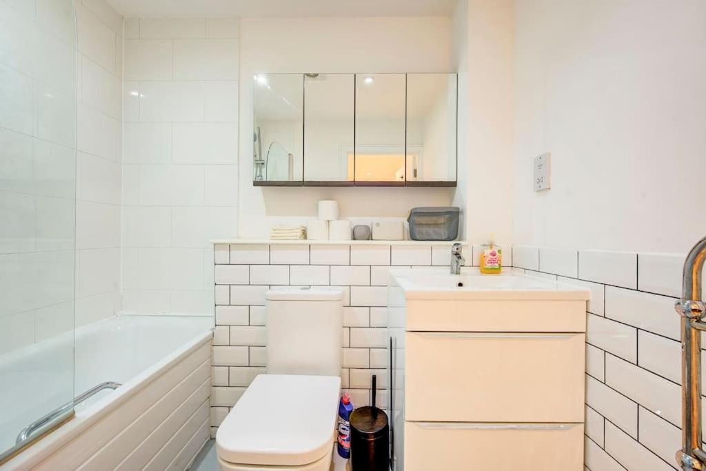 Prime Location In Tower Bridge, 2 Bedroom