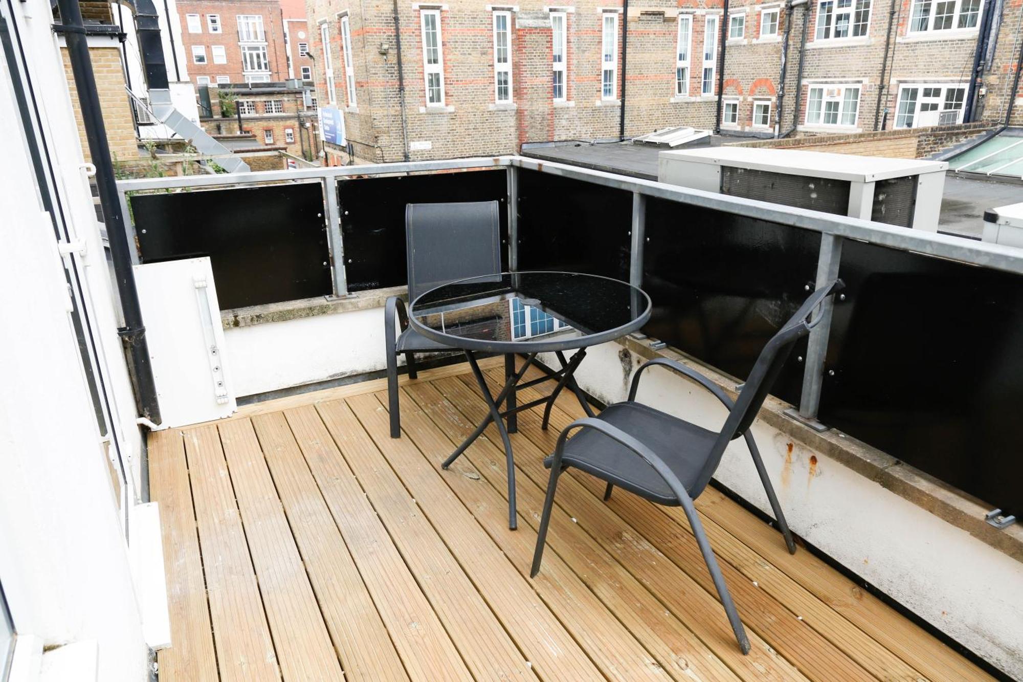 Leilighet New Luxury In Next To Shops, Cafes, Bars & Metro
