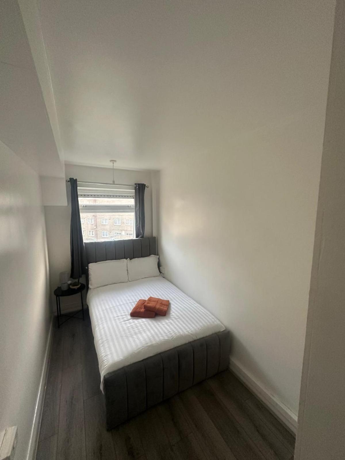 Privatunterkunft Modern In A 4 Bedroom Flat In London, Shared Bathroom!