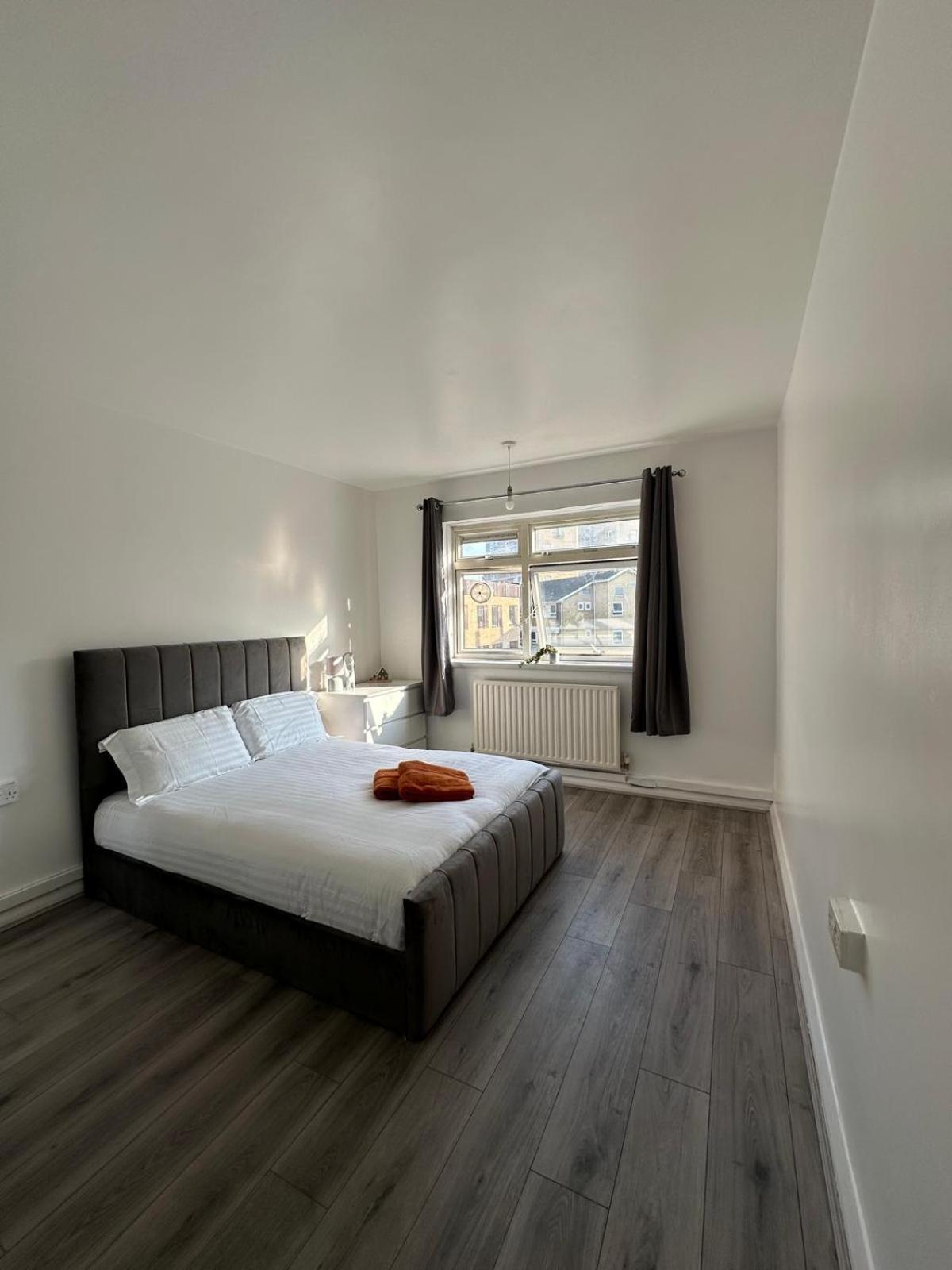 Privatunterkunft Modern In A 4 Bedroom Flat In London, Shared Bathroom! *
