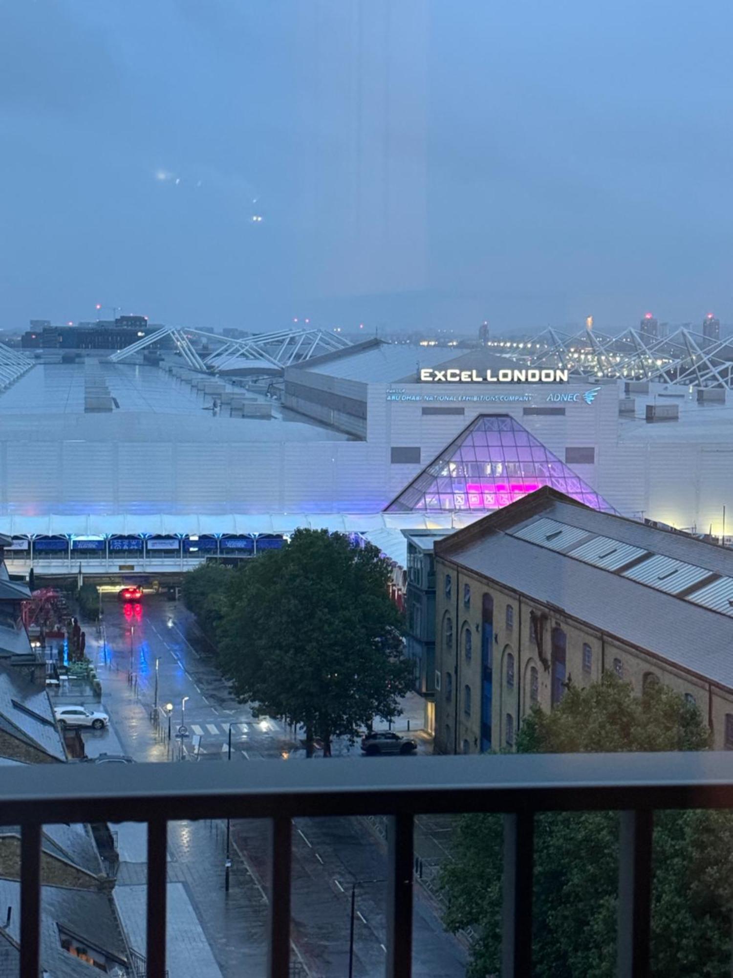 Appartement Modern Gem Near Excel & O2 Arena Balcony!