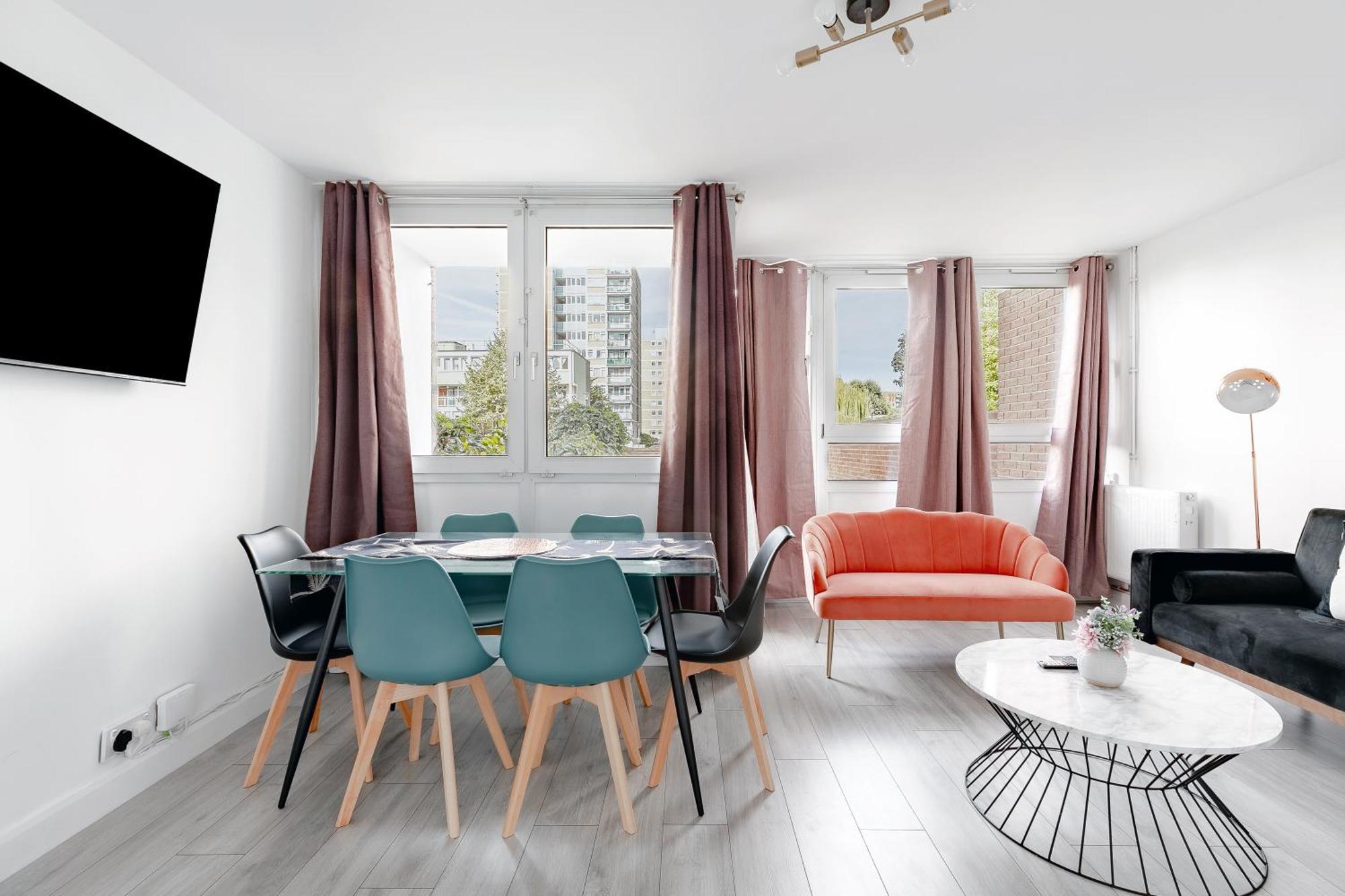 3br Off A13 , Sleeps 6, 2mins To Langdon Dlr,free Parking Apartment