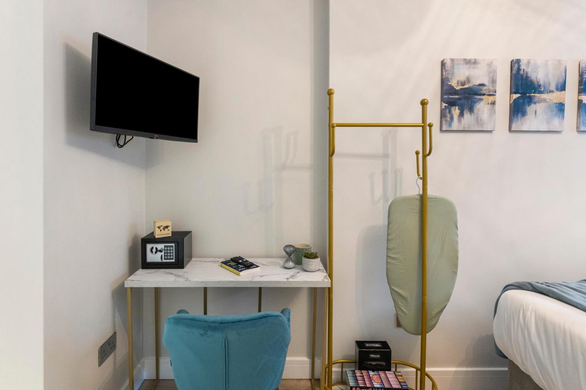 Urban Nest - Stylish Escape Apartment