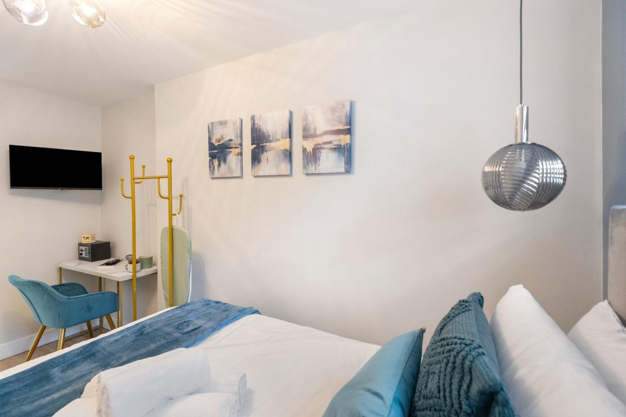 Urban Nest - Stylish Escape Apartment