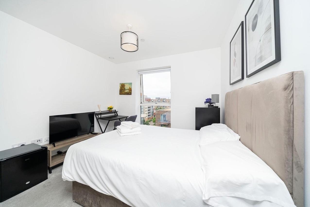 Lejlighed 1br Gem In Shared Near O2 Arena & Excel With Patio, Private Bath, Free Parking & Garden