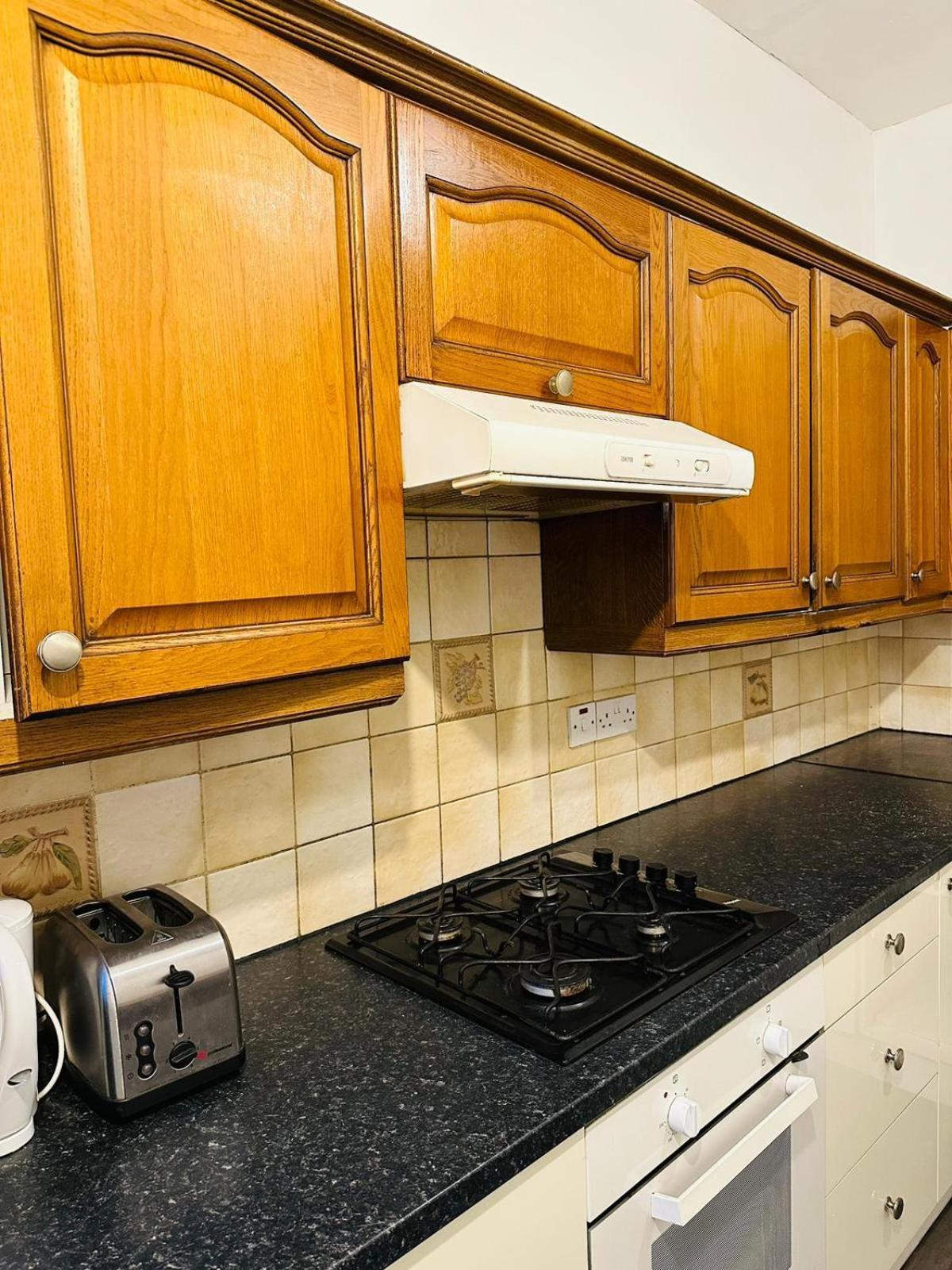Aldgate East Bed & Breakfast *
