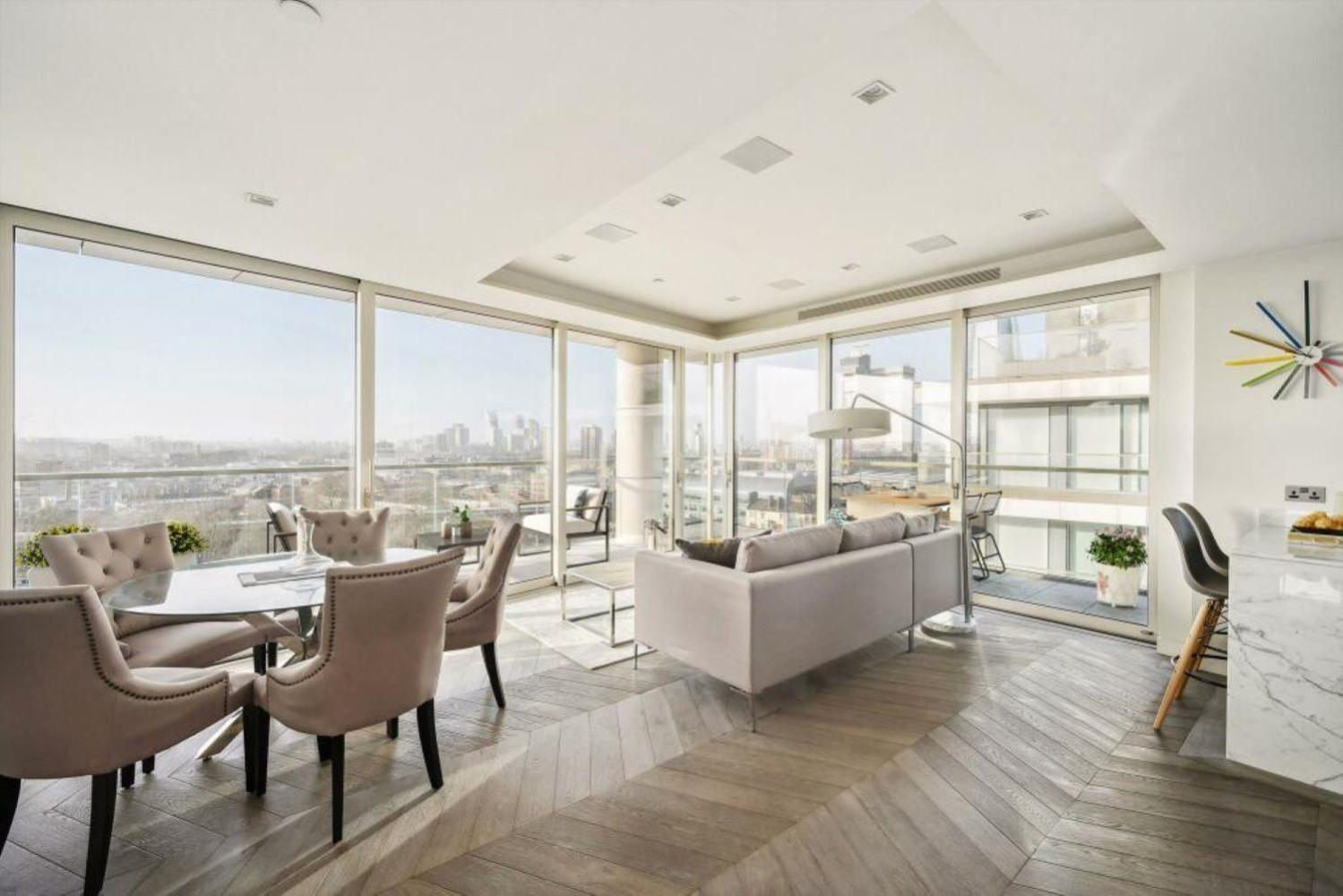 Appartement Stunning Duplex Penthouse Over 2200 Sq Ft Sleeps 8 With Jacuzzi Rooftop Views Of The City Londen