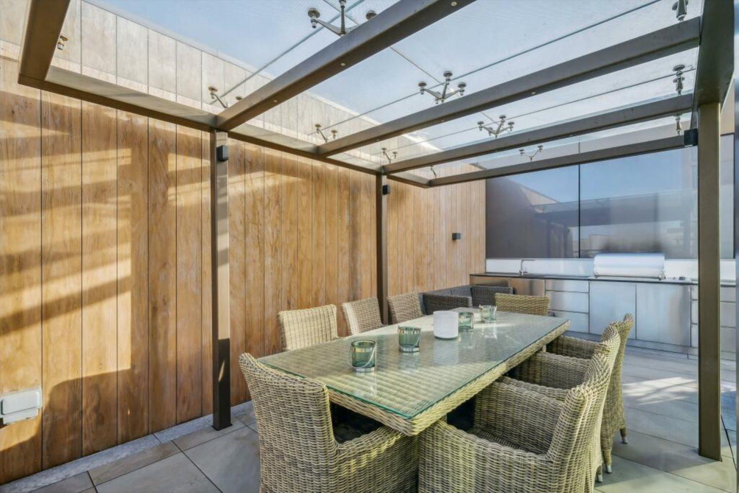 Appartement Stunning Duplex Penthouse Over 2200 Sq Ft Sleeps 8 With Jacuzzi Rooftop Views Of The City Londen