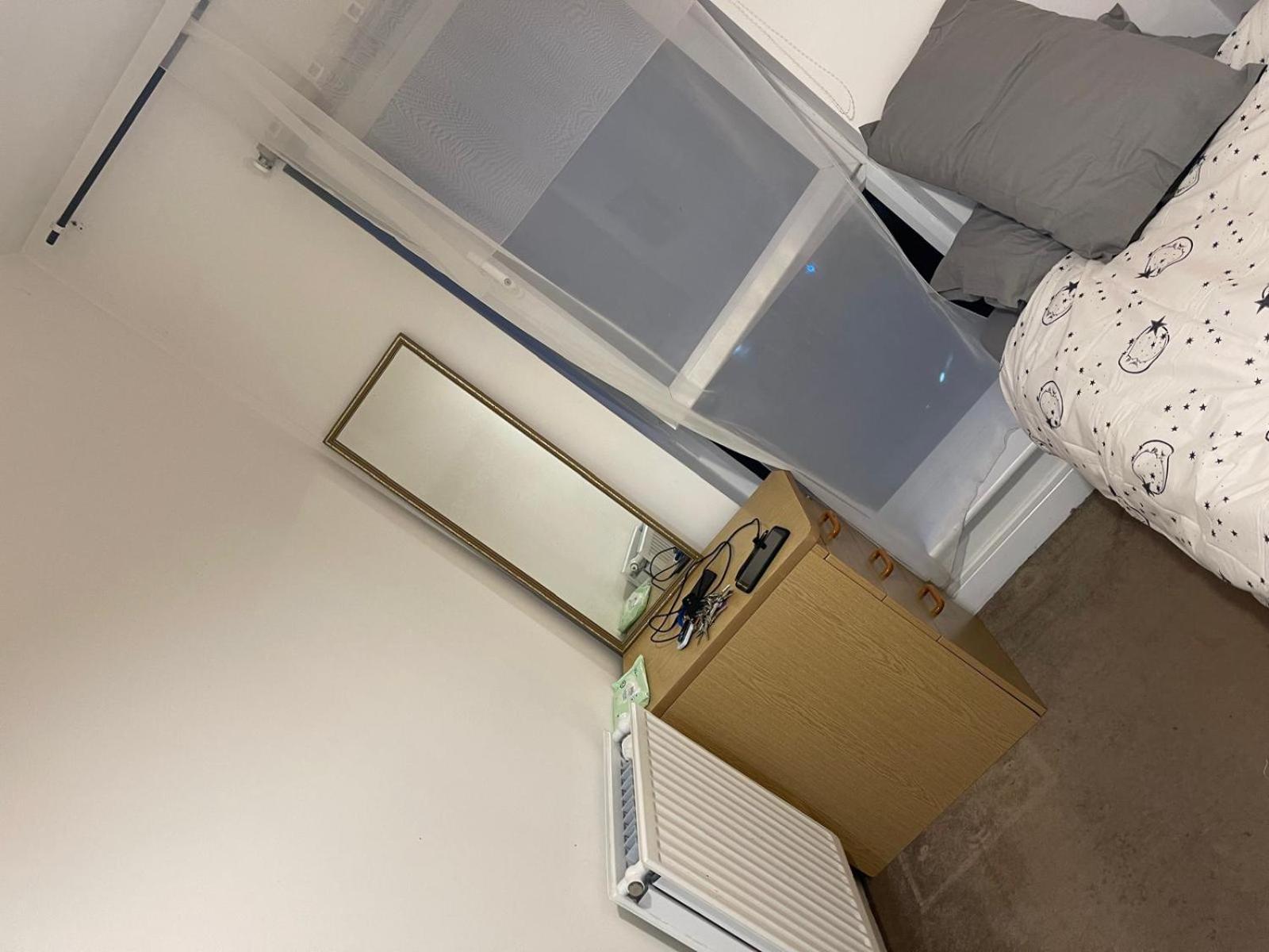 En-suite Cozy Double Bedroom Londen
