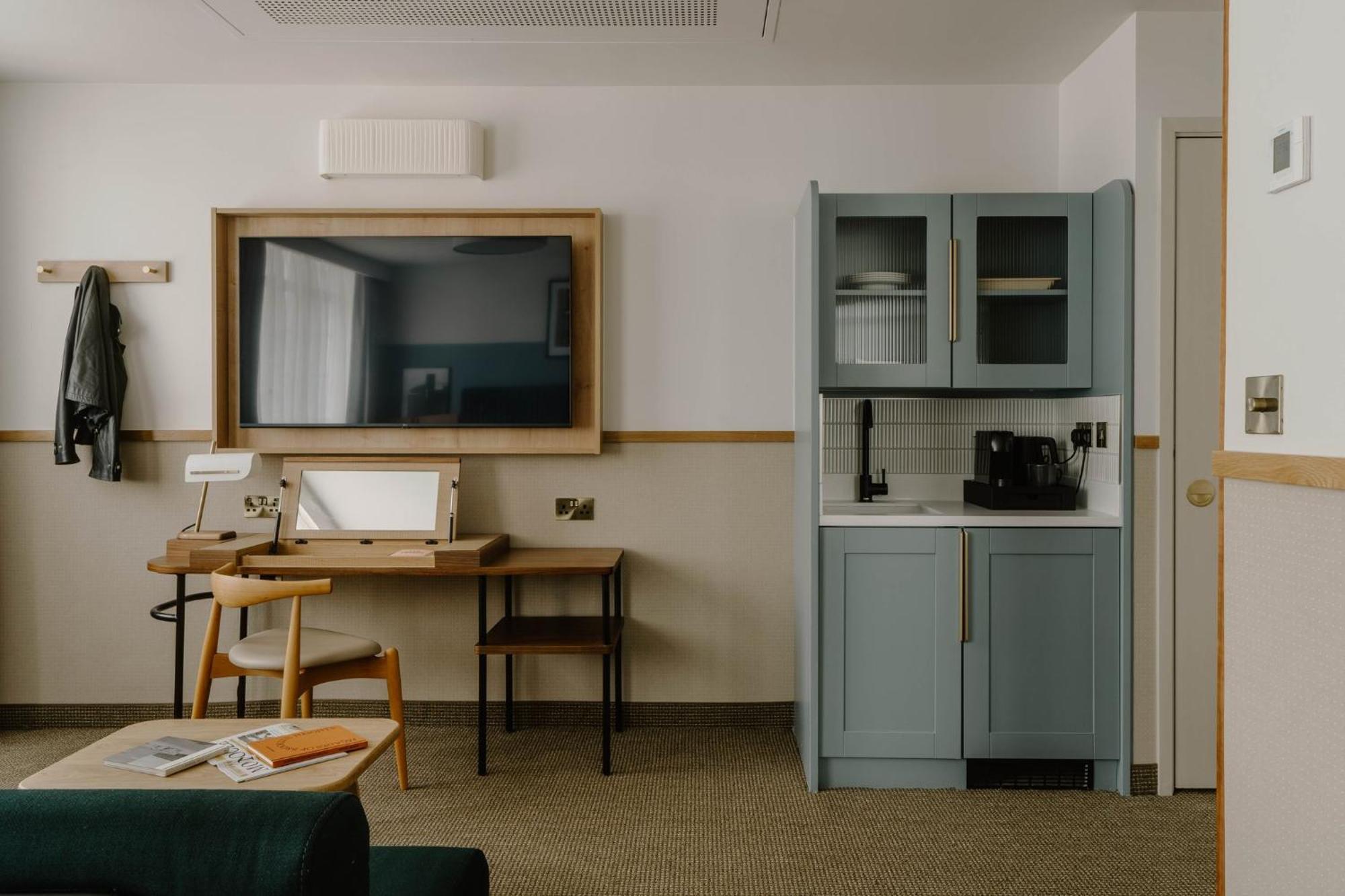 Club Quarters City, Hotell
