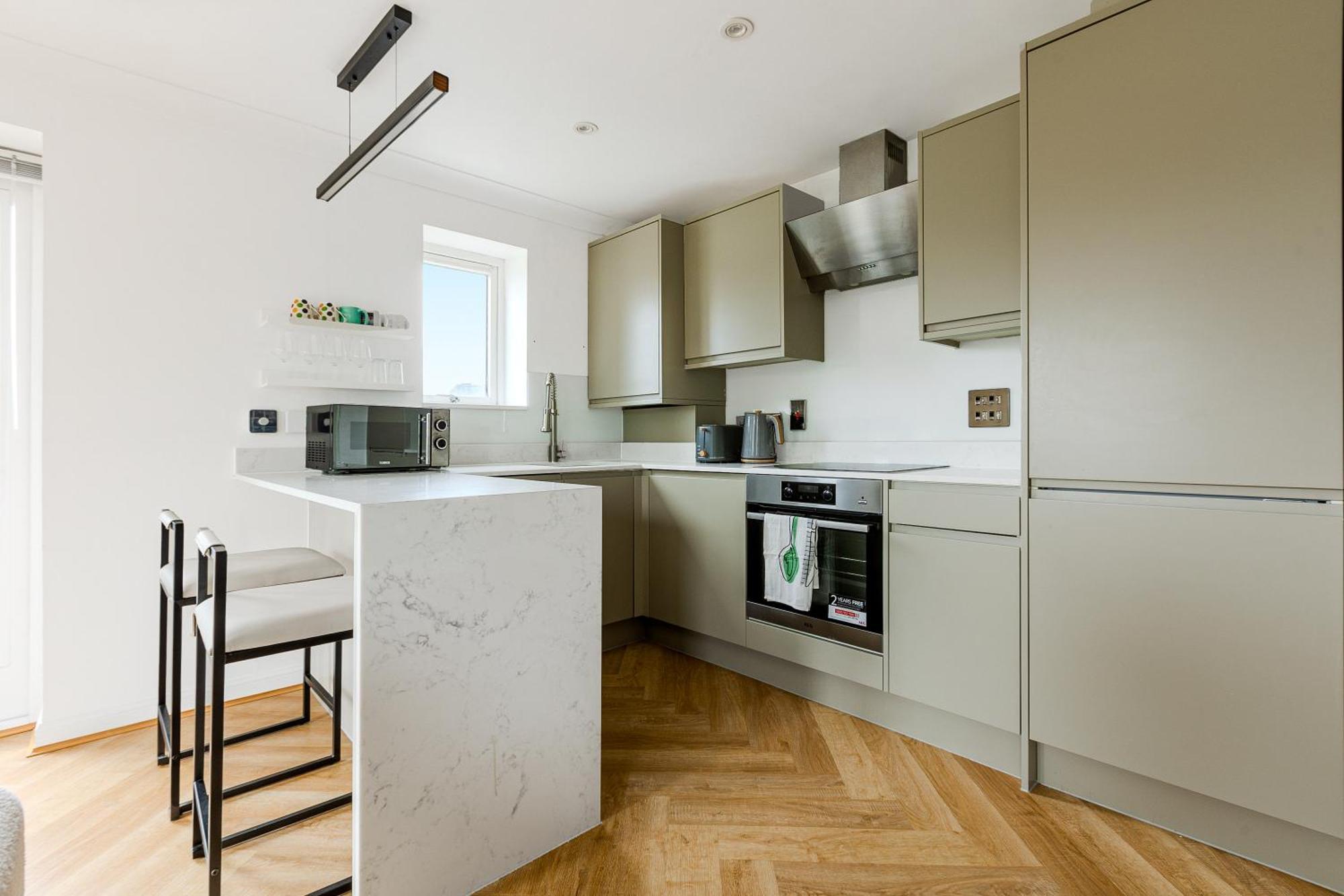 Bright New 2br Flat With Balcony Near Excel Appartement