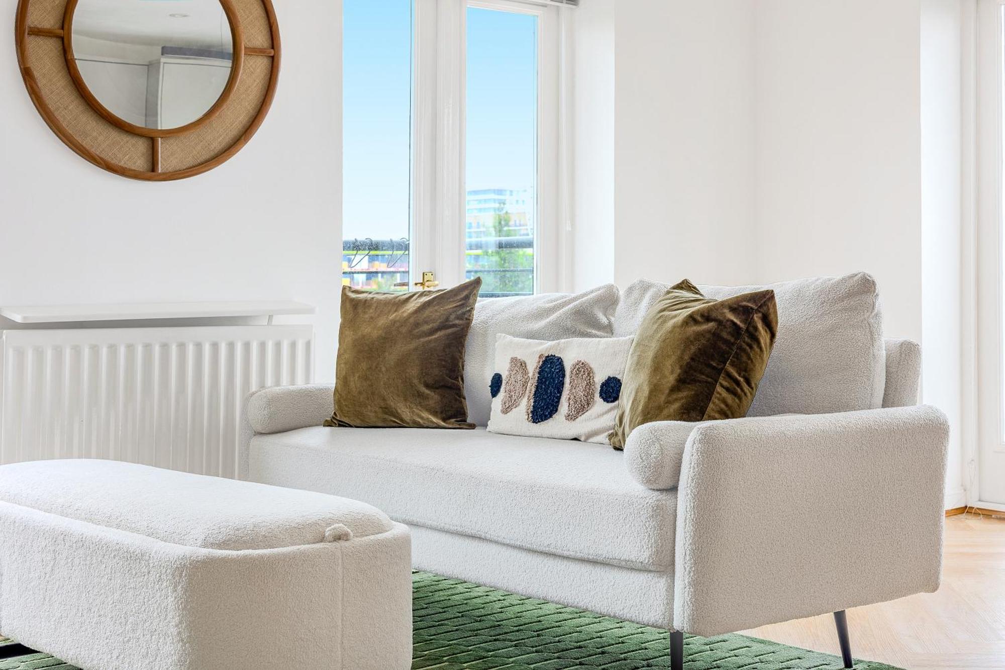 Bright New 2br Flat With Balcony Near Excel Appartement *
