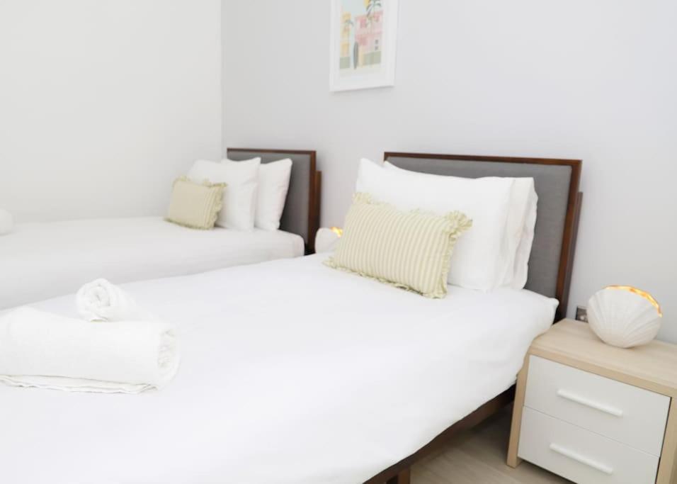 Leilighet Stylish Flat With Garden, Close To *