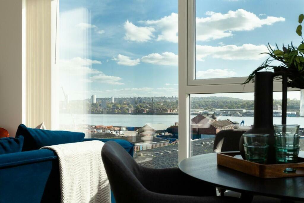 1br Gem In Shared Near O2 Arena & Excel With Patio, Private Bath, Free Parking & Garden Lejlighed *
