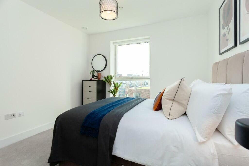 1br Gem In Shared Near O2 Arena & Excel With Patio, Private Bath, Free Parking & Garden Lejlighed London