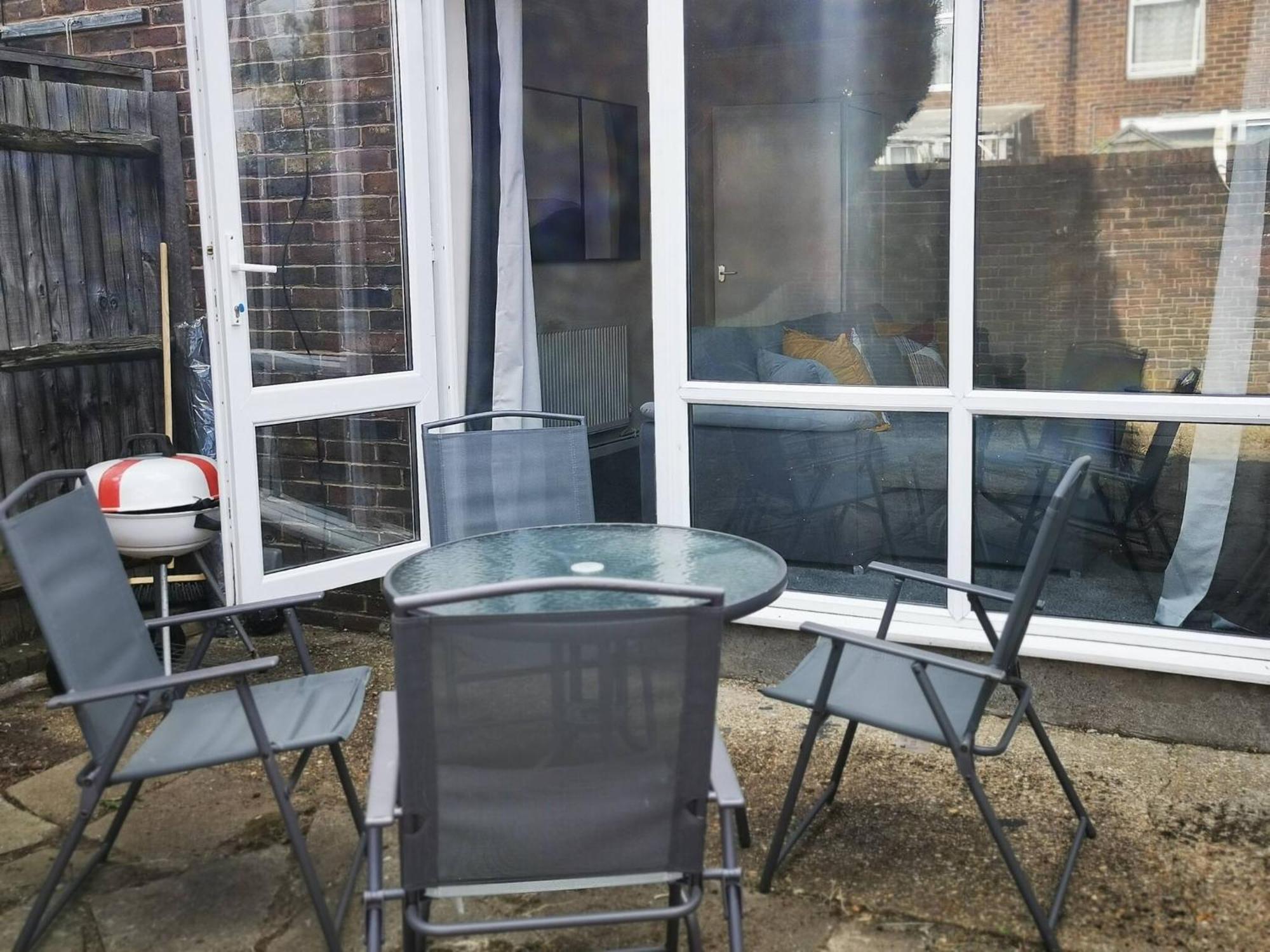 Cozy Near O2 Arena Holiday home