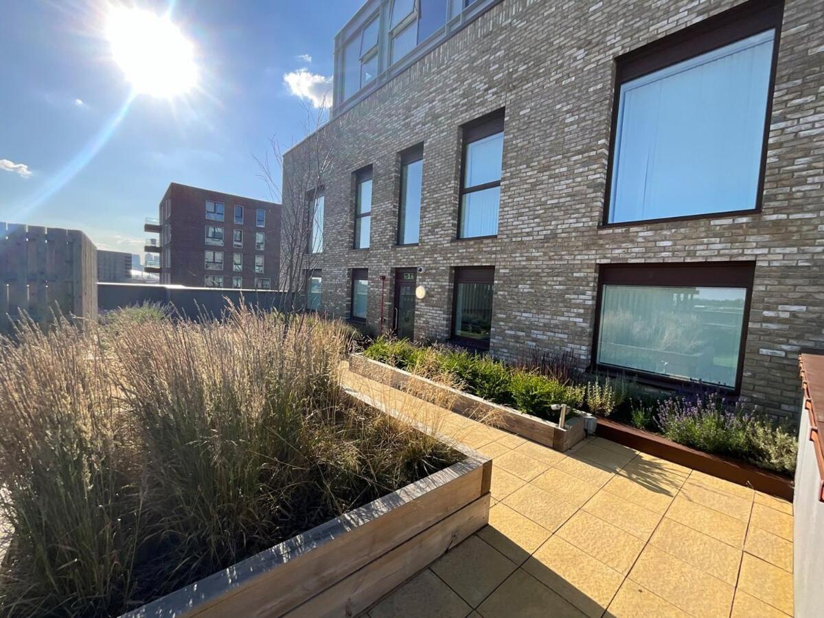 1br Gem In Shared Near O2 Arena & Excel With Patio, Private Bath, Free Parking & Garden Lejlighed *