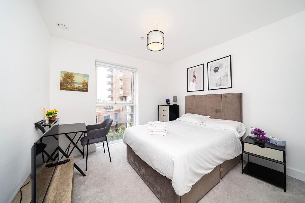 1br Gem In Shared Near O2 Arena & Excel With Patio, Private Bath, Free Parking & Garden Lejlighed London