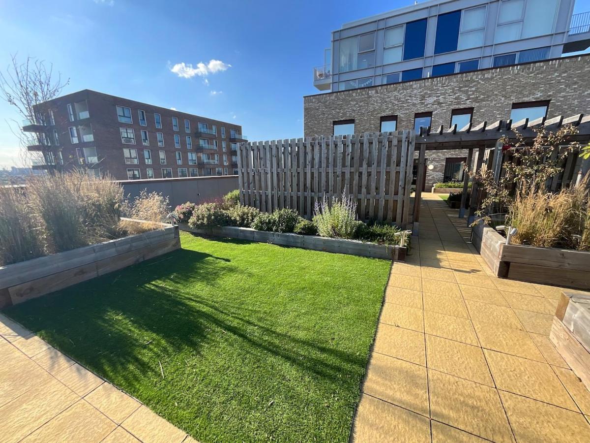 1br Gem In Shared Near O2 Arena & Excel With Patio, Private Bath, Free Parking & Garden Lejlighed London