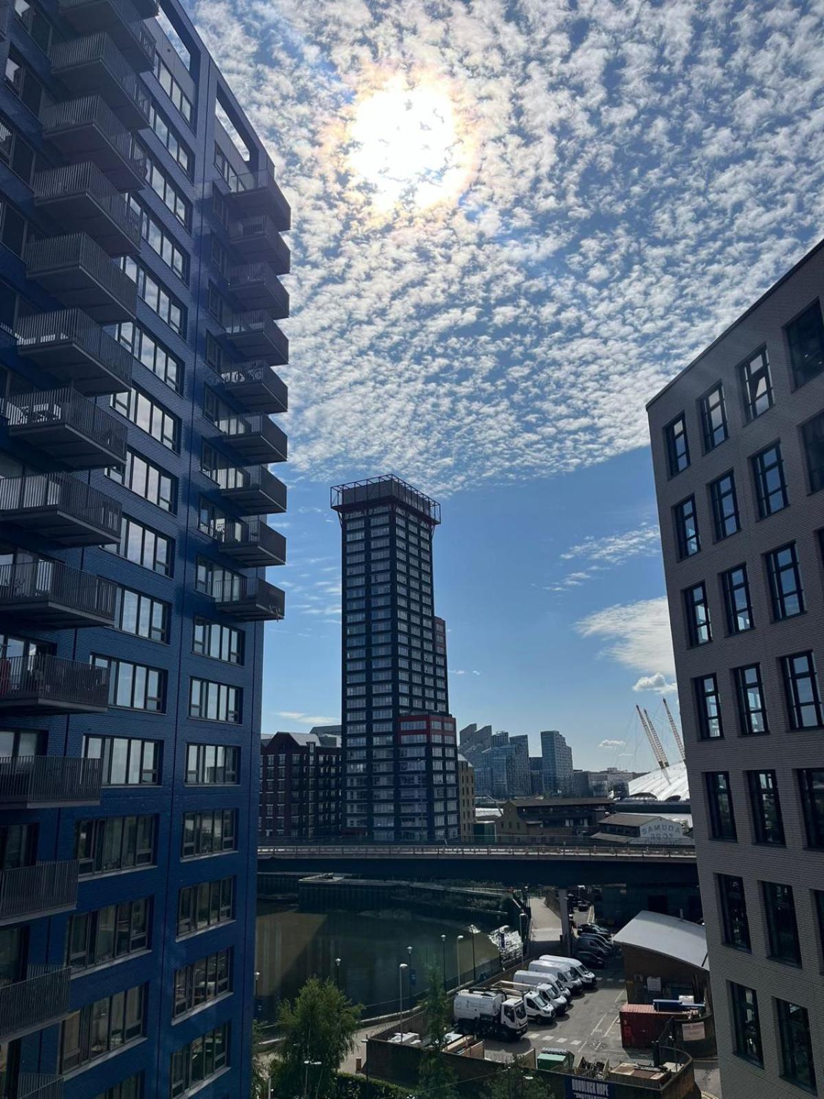 Luxurious Apartment - Prime Location Near Excel, O2 & Canary Wharf * Londen