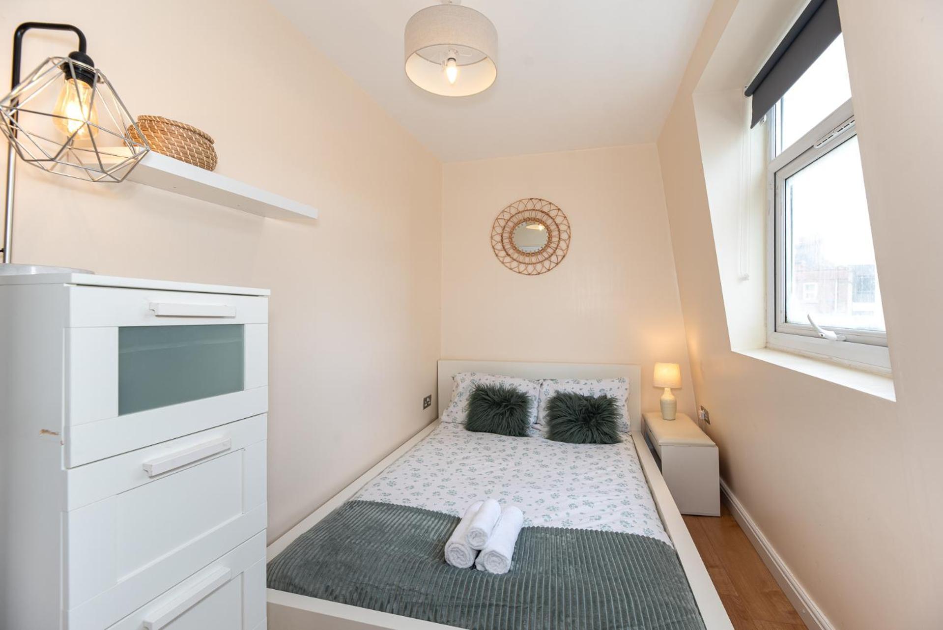 Lovely 3 Bedroom Flat , Aldgate, Tower Hill, Whitechapel Leilighet *