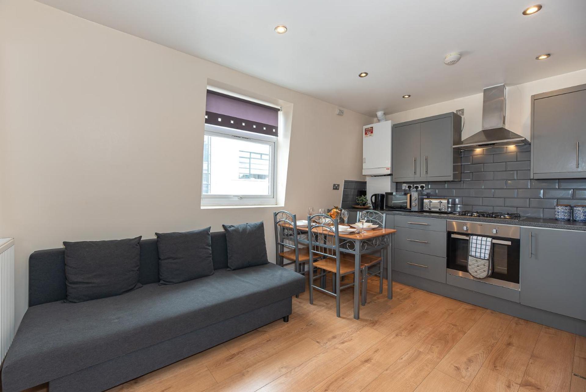 Lovely 3 Bedroom Flat , Aldgate, Tower Hill, Whitechapel Leilighet *