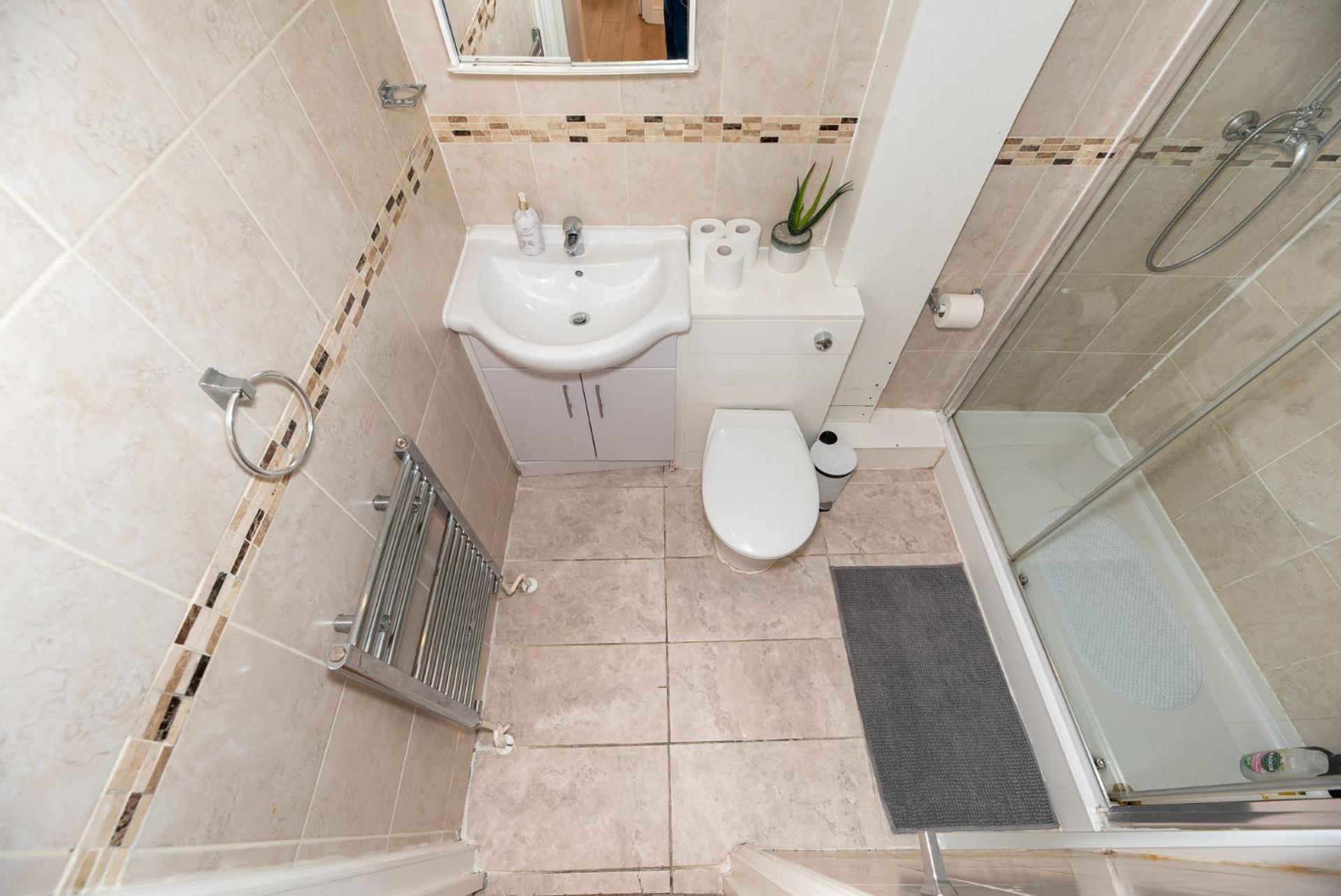 Lovely 3 Bedroom Flat , Aldgate, Tower Hill, Whitechapel Leilighet *