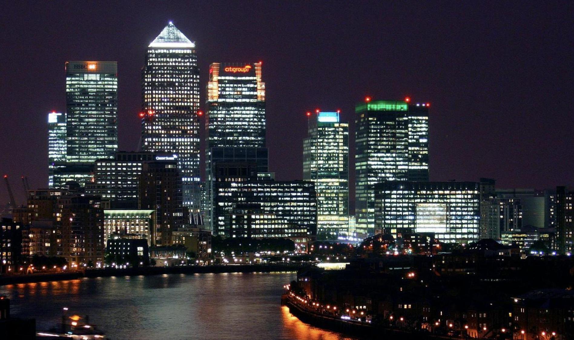 Lägenhet Poplar - Sleep 4-5 - Ideal For Business Travellers & Contractors - Near Canary Wharf And Dlr Station - Parking Tickets Available On Request *