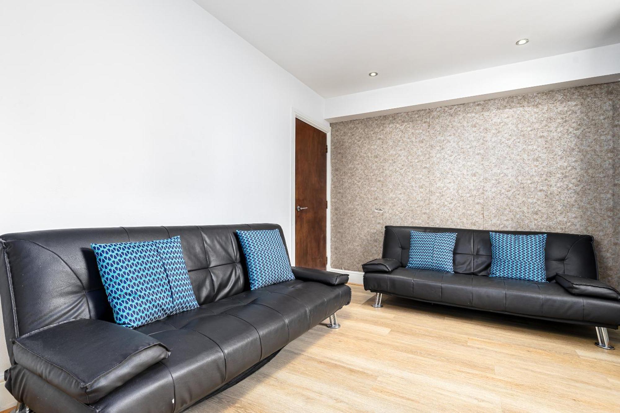 Aldgate Flats * London