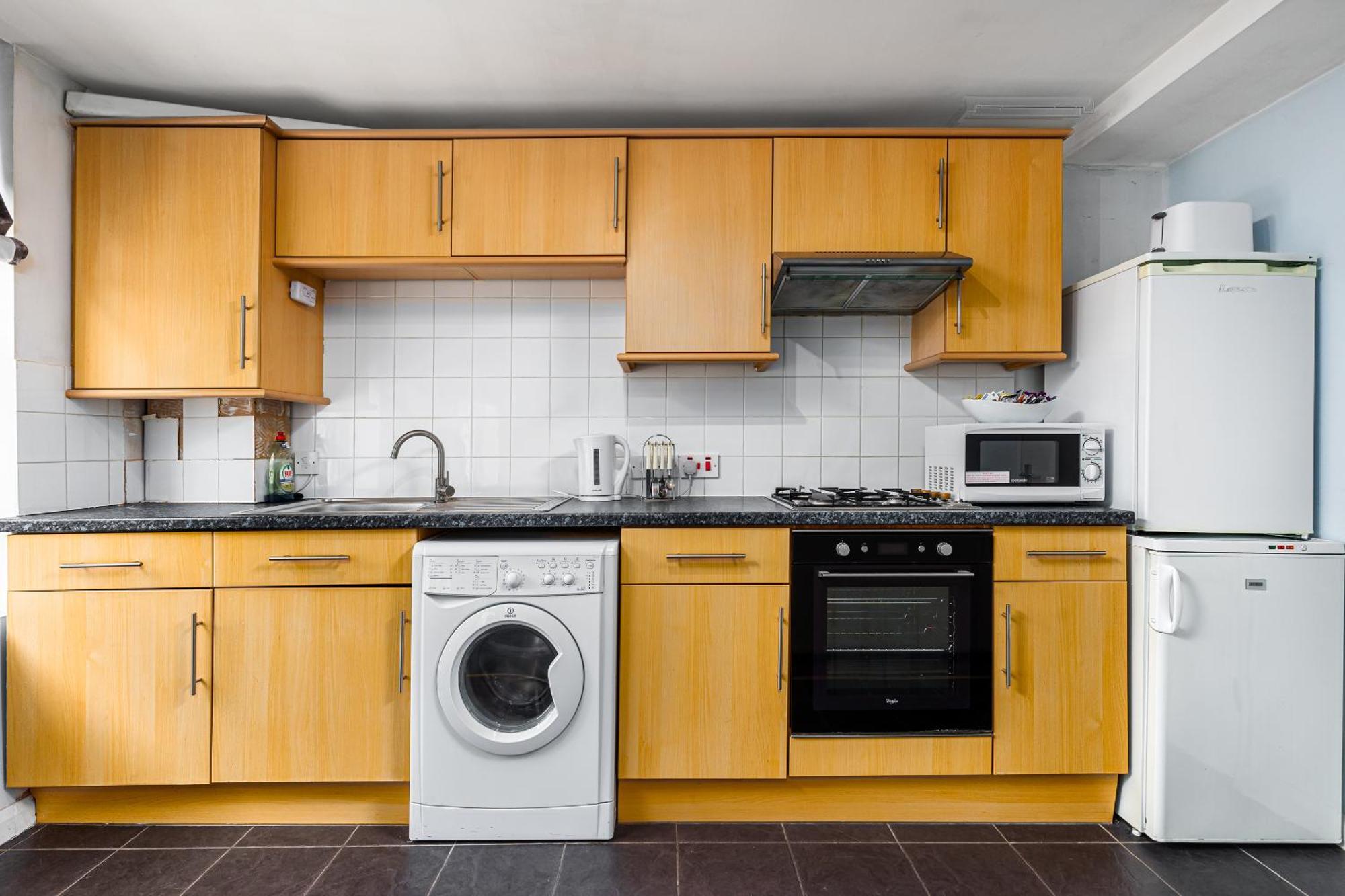 Aldgate Flats Apartment *