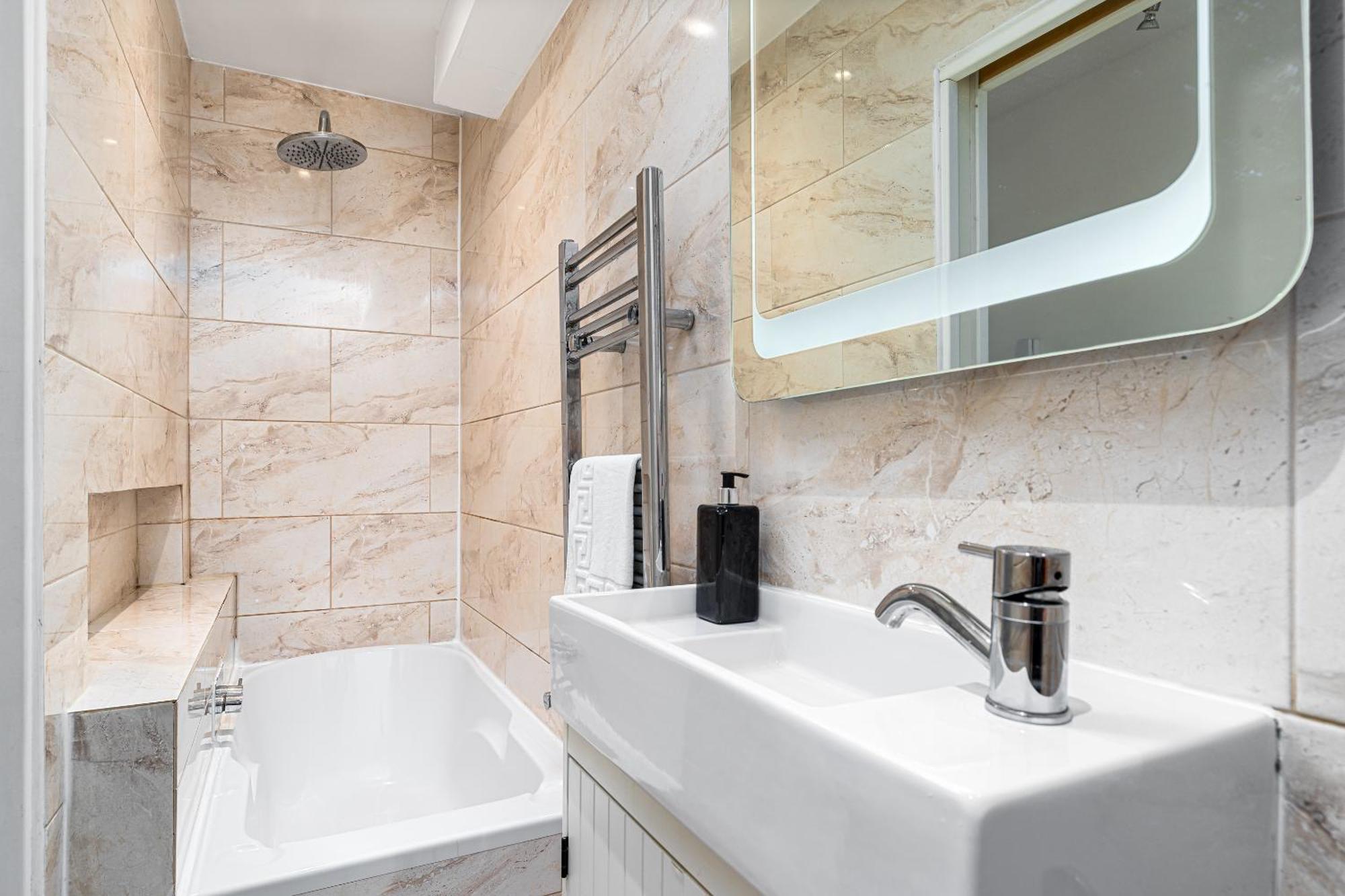 Apartment Aldgate Flats London