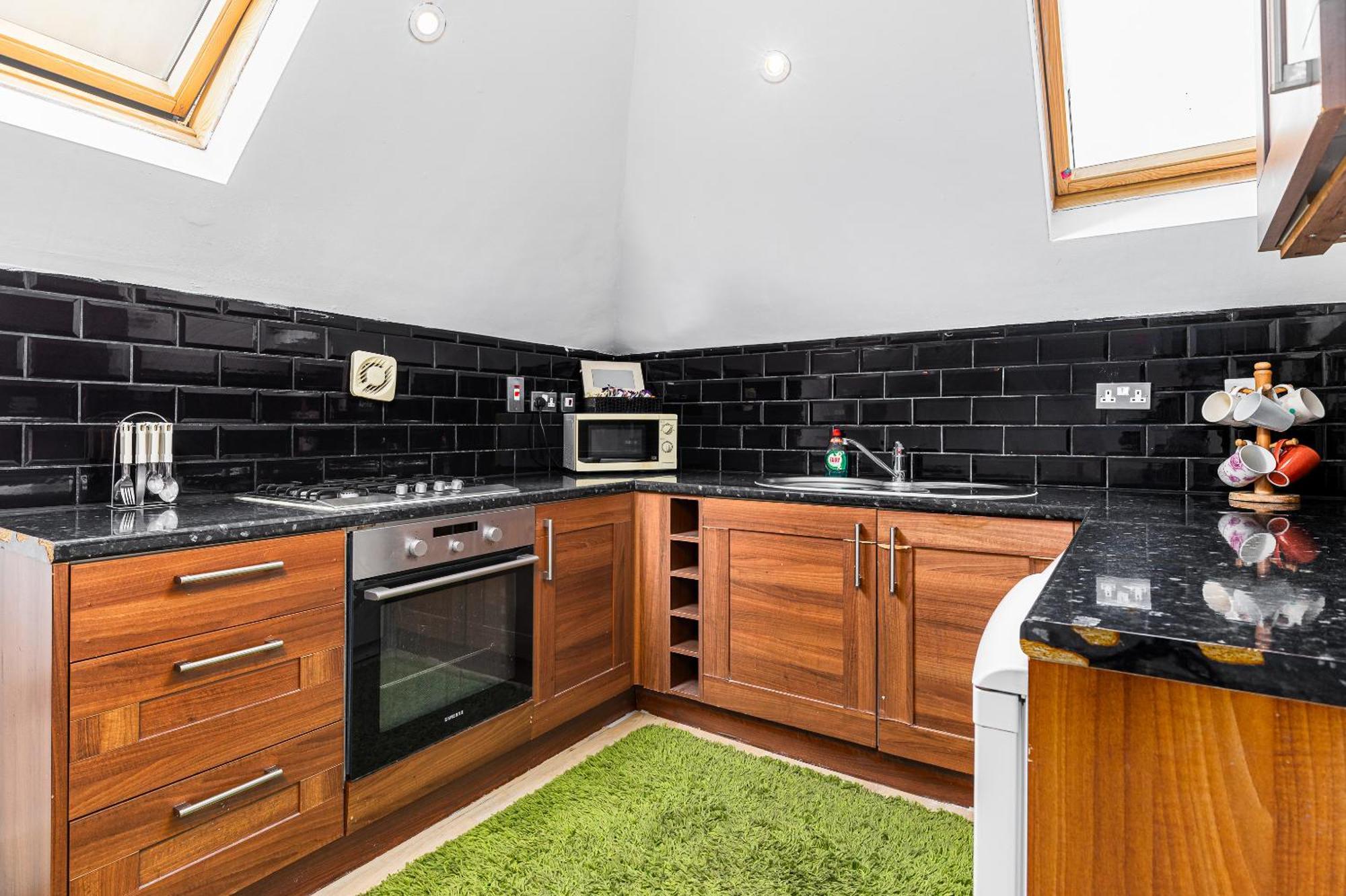 Aldgate Flats Apartment