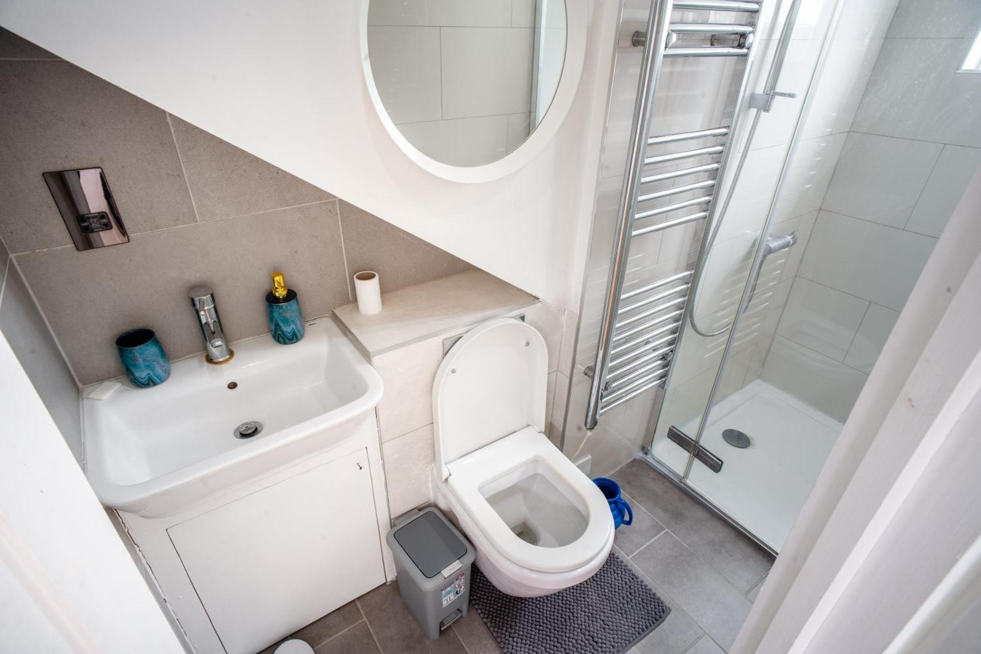 Shard View 3 Bed Entire Ferienhaus London