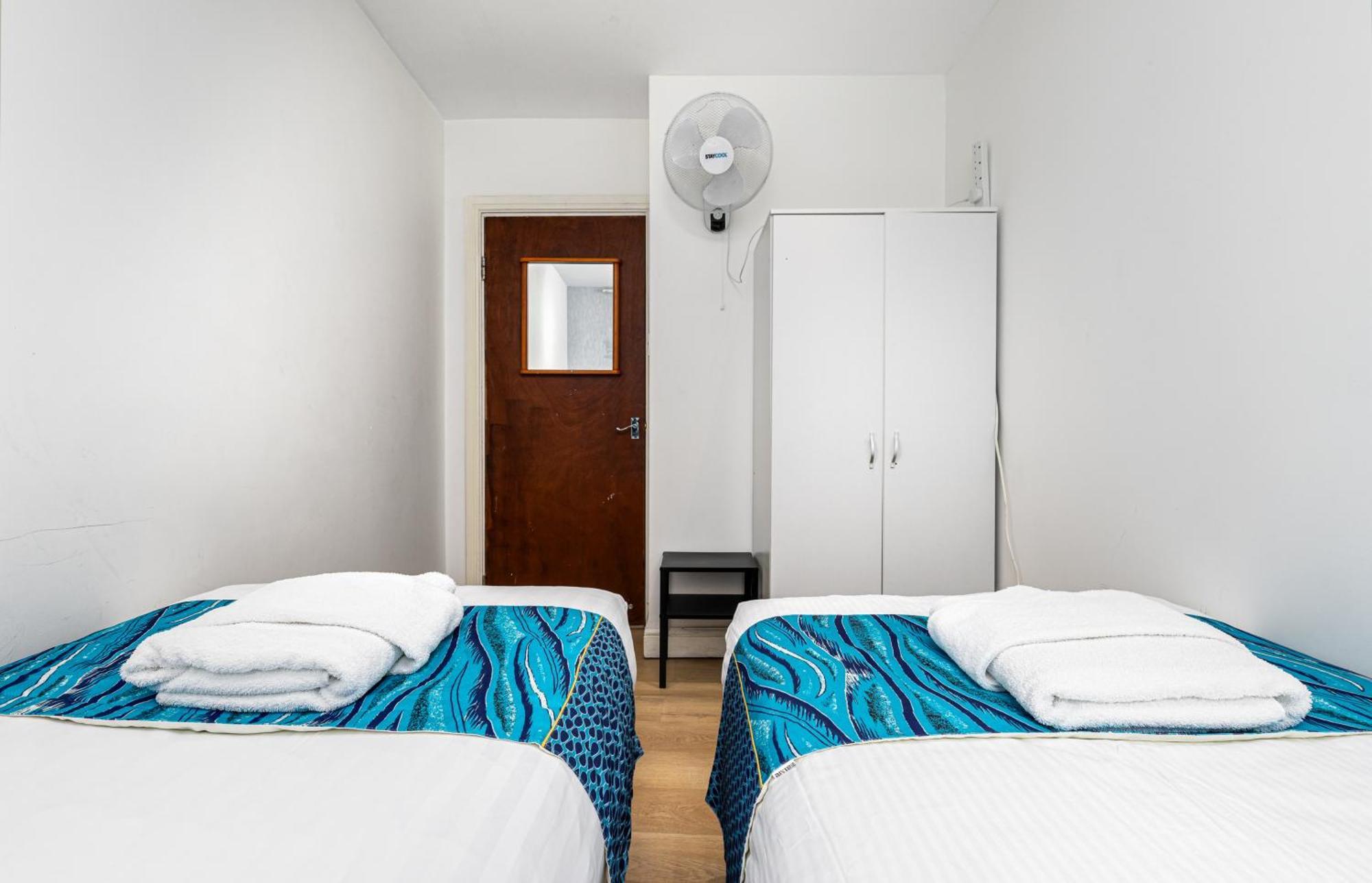 Aldgate Flats Apartment *