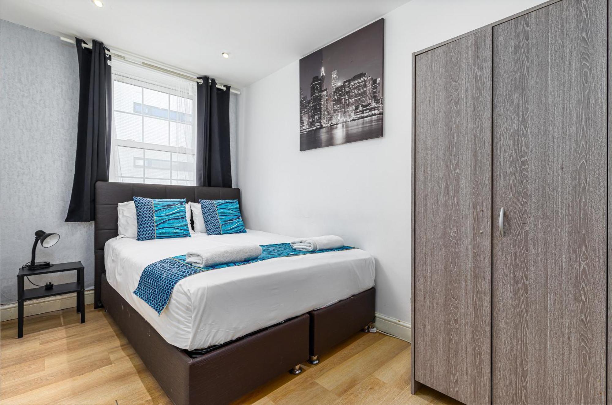 Aldgate Flats *